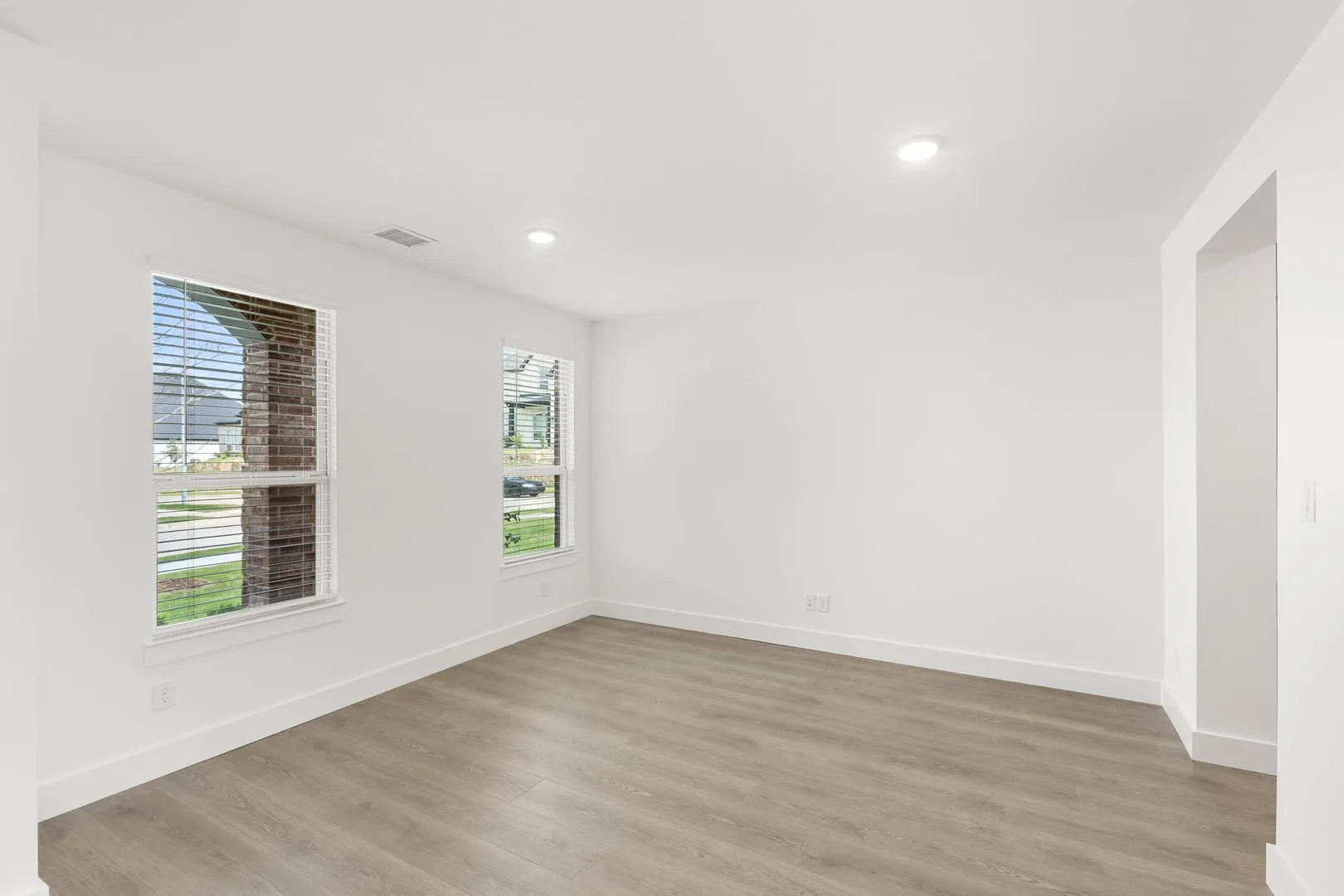 413 Tower-Dining Room-1