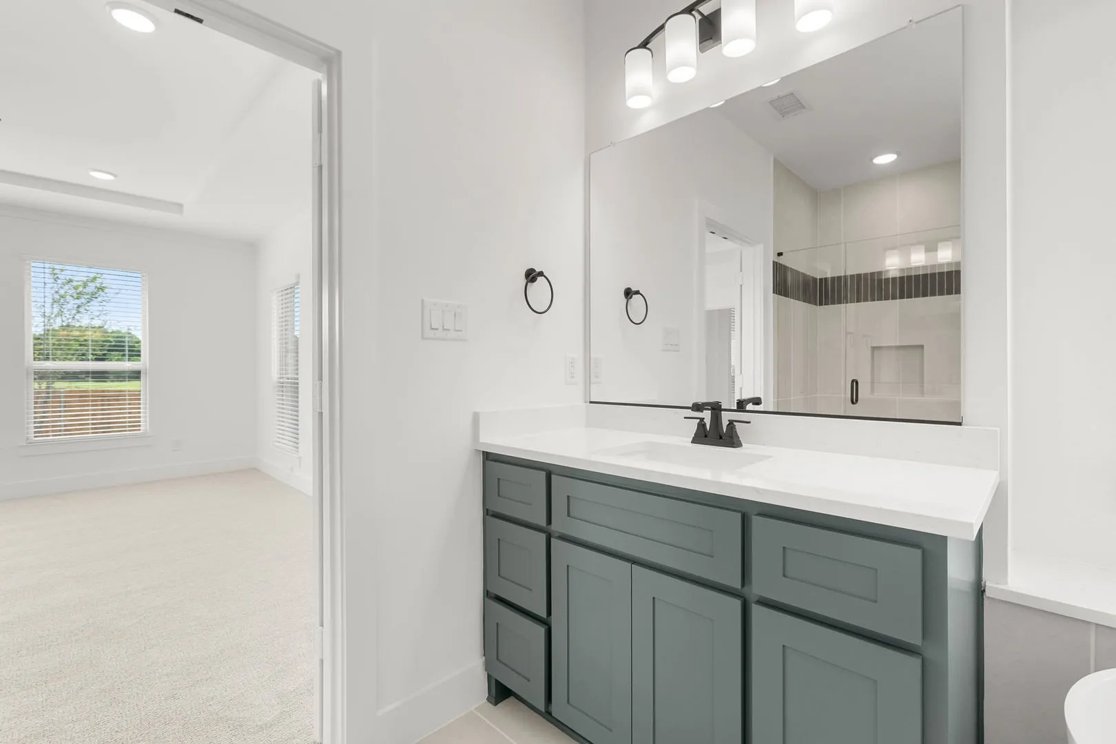 413 Tower-Primary Suite-4