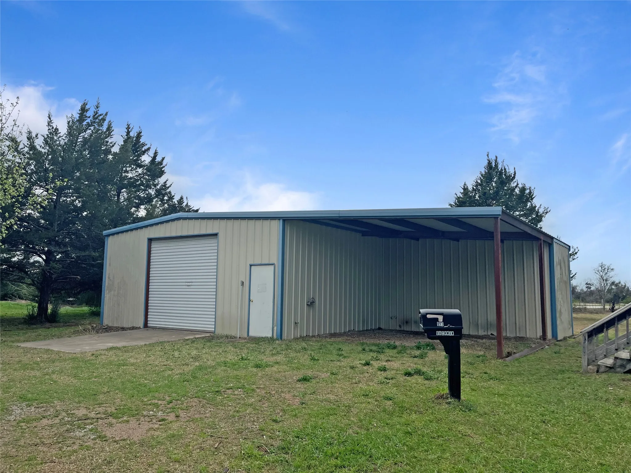 Manufactured Home For Sale in Grayson County , 193 Gun Club Road, Denison, Texas 75021, 3 Bedroom, 2 Bathroom, Garage spaces, 1,410 Sqft, built in 2000, Preowned, mls#21219136, Real Estate Agent in Denison, Homes For Sale in Grayson county, Homes For Sale in Denison, Realtor in Denison Texas, Real Estate Brokerage Independent Realty Texas, Luminita Cordes Realtor