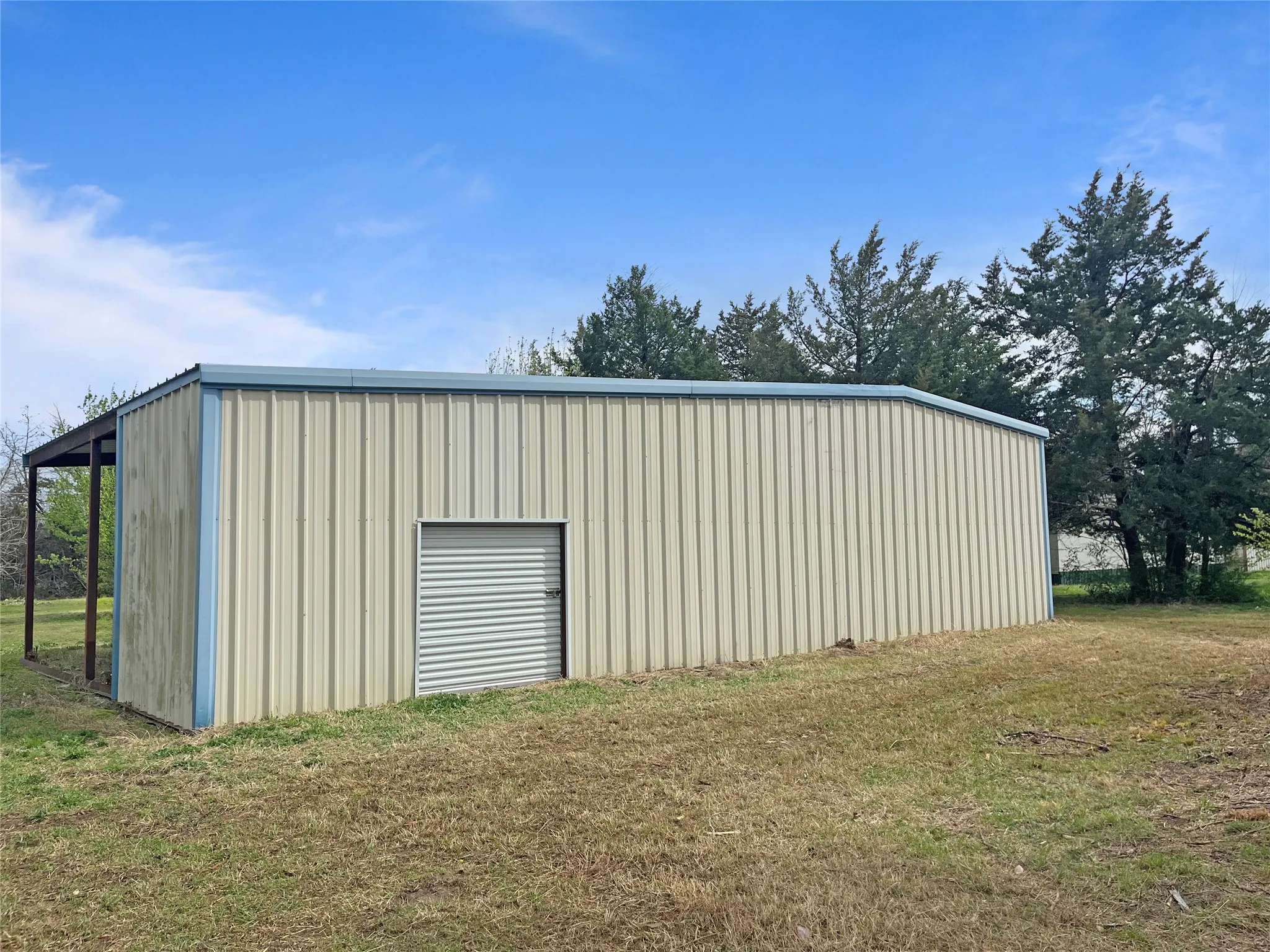 Manufactured Home For Sale in Grayson County , 193 Gun Club Road, Denison, Texas 75021, 3 Bedroom, 2 Bathroom, Garage spaces, 1,410 Sqft, built in 2000, Preowned, mls#21219136, Real Estate Agent in Denison, Homes For Sale in Grayson county, Homes For Sale in Denison, Realtor in Denison Texas, Real Estate Brokerage Independent Realty Texas, Luminita Cordes Realtor