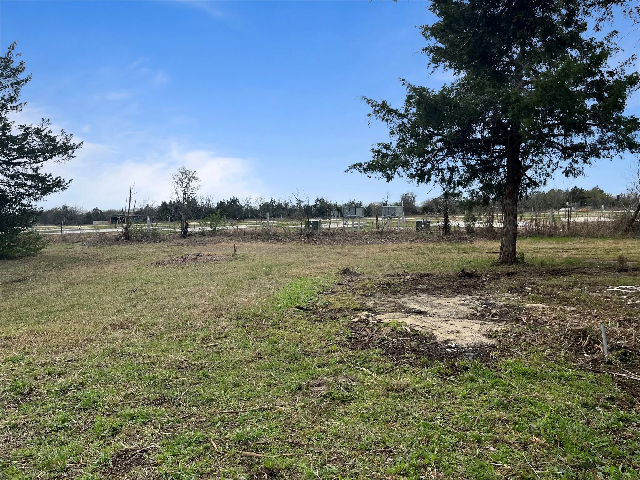 Manufactured Home For Sale in Grayson County , 193 Gun Club Road, Denison, Texas 75021, 3 Bedroom, 2 Bathroom, Garage spaces, 1,410 Sqft, built in 2000, Preowned, mls#21219136, Real Estate Agent in Denison, Homes For Sale in Grayson county, Homes For Sale in Denison, Realtor in Denison Texas, Real Estate Brokerage Independent Realty Texas, Luminita Cordes Realtor
