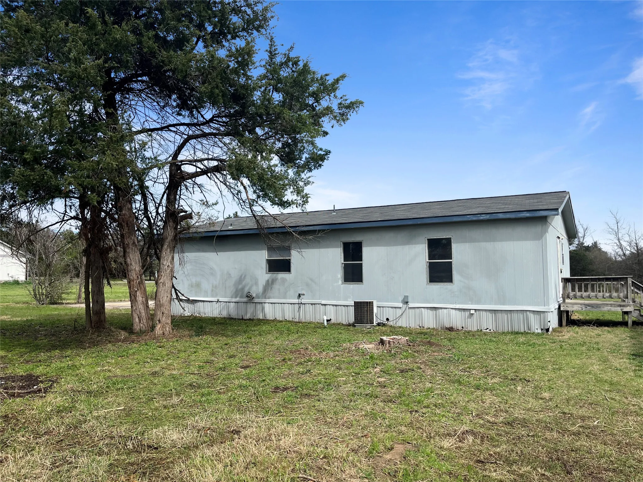 Manufactured Home For Sale in Grayson County , 193 Gun Club Road, Denison, Texas 75021, 3 Bedroom, 2 Bathroom, Garage spaces, 1,410 Sqft, built in 2000, Preowned, mls#21219136, Real Estate Agent in Denison, Homes For Sale in Grayson county, Homes For Sale in Denison, Realtor in Denison Texas, Real Estate Brokerage Independent Realty Texas, Luminita Cordes Realtor