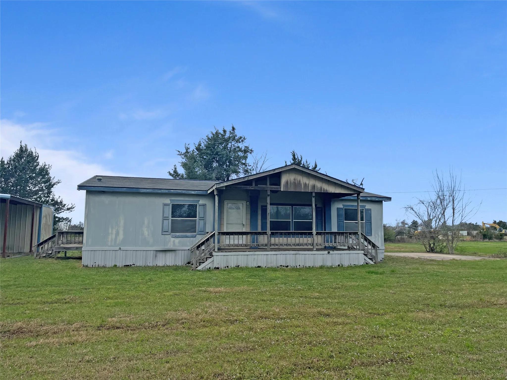 Manufactured Home For Sale in Grayson County , 193 Gun Club Road, Denison, Texas 75021, 3 Bedroom, 2 Bathroom, Garage spaces, 1,410 Sqft, built in 2000, Preowned, mls#21219136, Real Estate Agent in Denison, Homes For Sale in Grayson county, Homes For Sale in Denison, Realtor in Denison Texas, Real Estate Brokerage Independent Realty Texas, Luminita Cordes Realtor