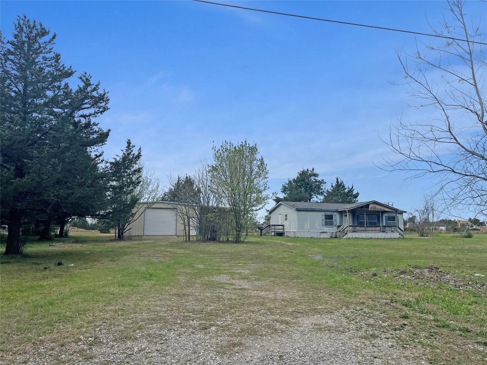 Manufactured Home For Sale in Grayson County , 193 Gun Club Road, Denison, Texas 75021, 3 Bedroom, 2 Bathroom, Garage spaces, 1,410 Sqft, built in 2000, Preowned, mls#21219136, Real Estate Agent in Denison, Homes For Sale in Grayson county, Homes For Sale in Denison, Realtor in Denison Texas, Real Estate Brokerage Independent Realty Texas, Luminita Cordes Realtor