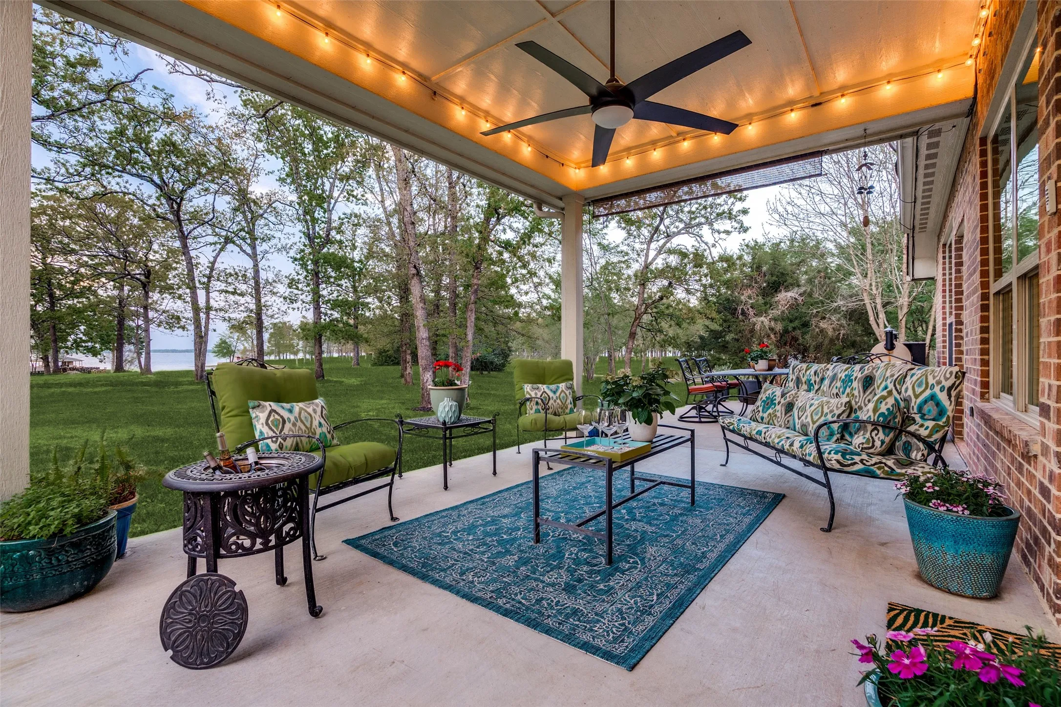 Single Family Residence For Sale in Wood County , 336 Private Road 5517, Alba, Texas 75410, 3 Bedroom, 3 Bathroom, 2 Garage spaces, 2,262 Sqft, built in 2019, Preowned, mls#21197160, Real Estate Agent in Alba, Homes For Sale in Wood county, Homes For Sale in Alba, Realtor in Alba Texas, Real Estate Brokerage Independent Realty Texas, Luminita Cordes Realtor