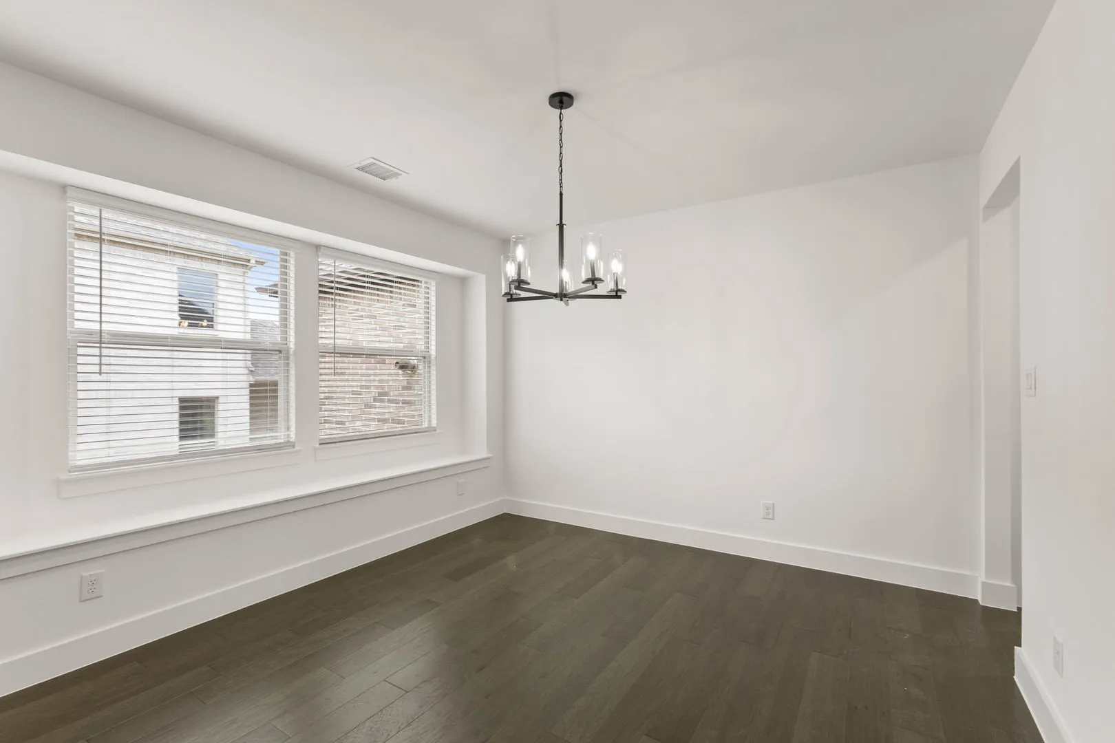 412 Newpark-Breakfast Nook-1