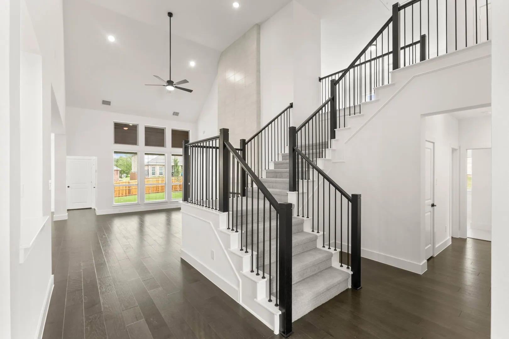412 Newpark-Entry-2