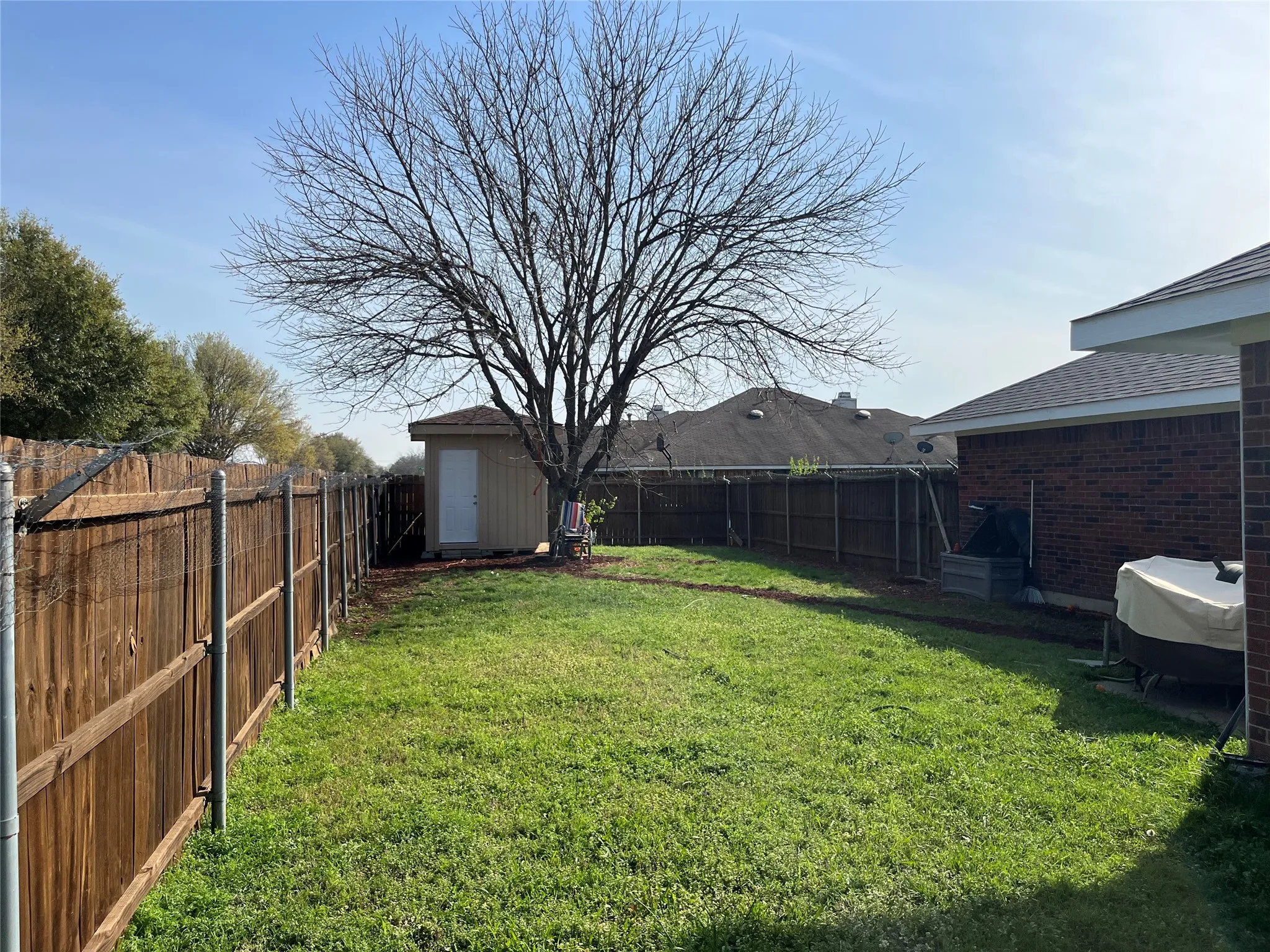 Single Family Residence For Sale in Dallas County , 514 Amber Lane, De Soto, Texas 75115, 3 Bedrooms, 2 Bathrooms, 2 Garage spaces, 1,270 Sqft, built in 1986, Price $250,000, mls#21218736, Real Estate Agent in De Soto, Homes For Sale in Dallas county, Homes For Sale in De Soto, Realtor in De Soto Texas, Real Estate Brokerage Independent Realty Texas, Luminita Cordes Realtor