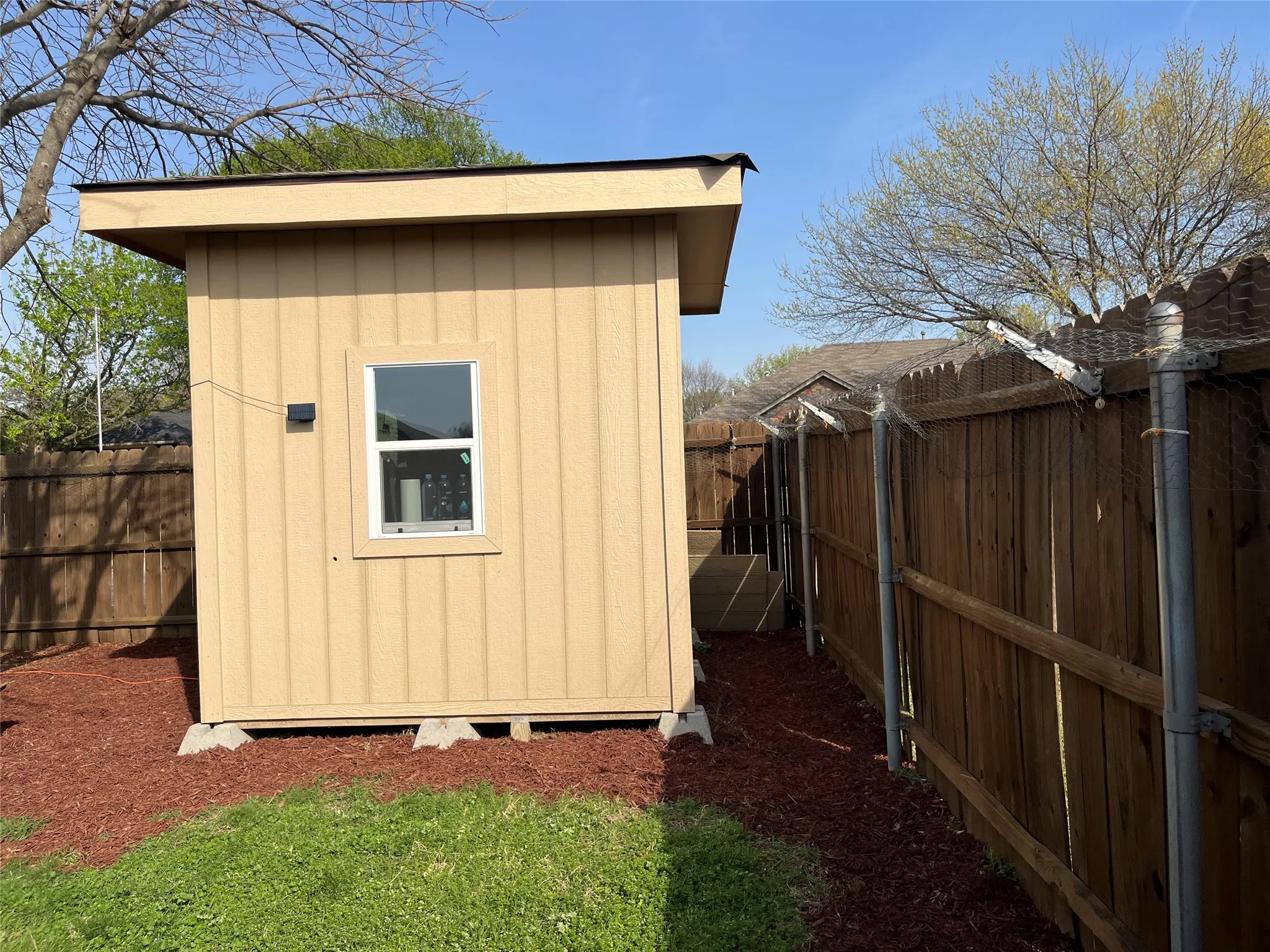 Single Family Residence For Sale in Dallas County , 514 Amber Lane, De Soto, Texas 75115, 3 Bedrooms, 2 Bathrooms, 2 Garage spaces, 1,270 Sqft, built in 1986, Price $250,000, mls#21218736, Real Estate Agent in De Soto, Homes For Sale in Dallas county, Homes For Sale in De Soto, Realtor in De Soto Texas, Real Estate Brokerage Independent Realty Texas, Luminita Cordes Realtor