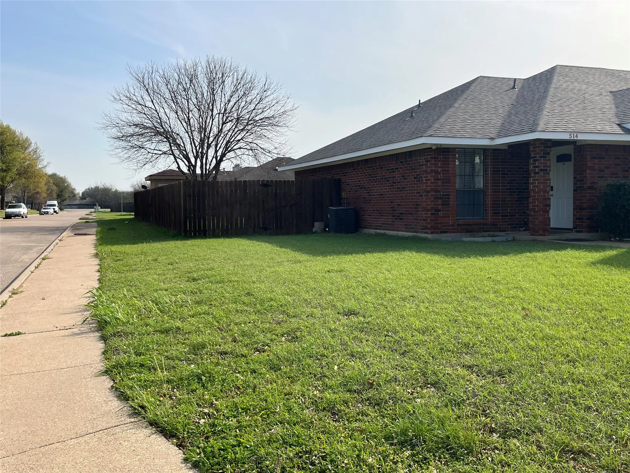 Single Family Residence For Sale in Dallas County , 514 Amber Lane, De Soto, Texas 75115, 3 Bedrooms, 2 Bathrooms, 2 Garage spaces, 1,270 Sqft, built in 1986, Price $250,000, mls#21218736, Real Estate Agent in De Soto, Homes For Sale in Dallas county, Homes For Sale in De Soto, Realtor in De Soto Texas, Real Estate Brokerage Independent Realty Texas, Luminita Cordes Realtor