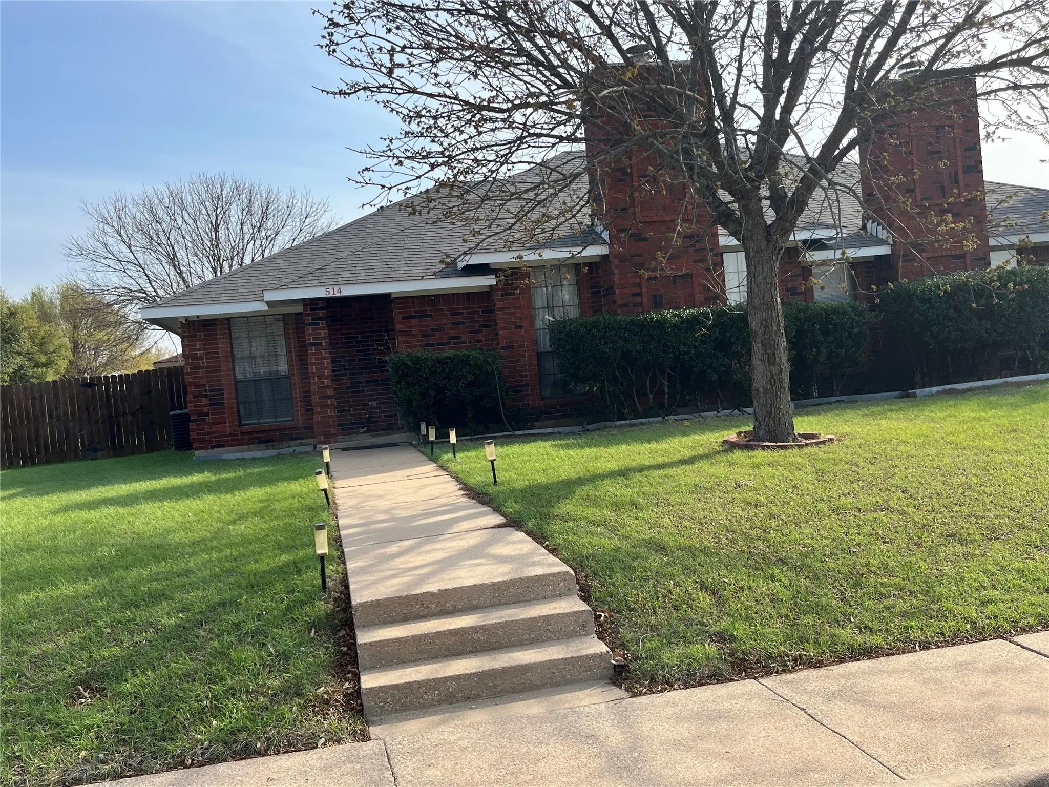 Single Family Residence For Sale in Dallas County , 514 Amber Lane, De Soto, Texas 75115, 3 Bedrooms, 2 Bathrooms, 2 Garage spaces, 1,270 Sqft, built in 1986, Price $250,000, mls#21218736, Real Estate Agent in De Soto, Homes For Sale in Dallas county, Homes For Sale in De Soto, Realtor in De Soto Texas, Real Estate Brokerage Independent Realty Texas, Luminita Cordes Realtor