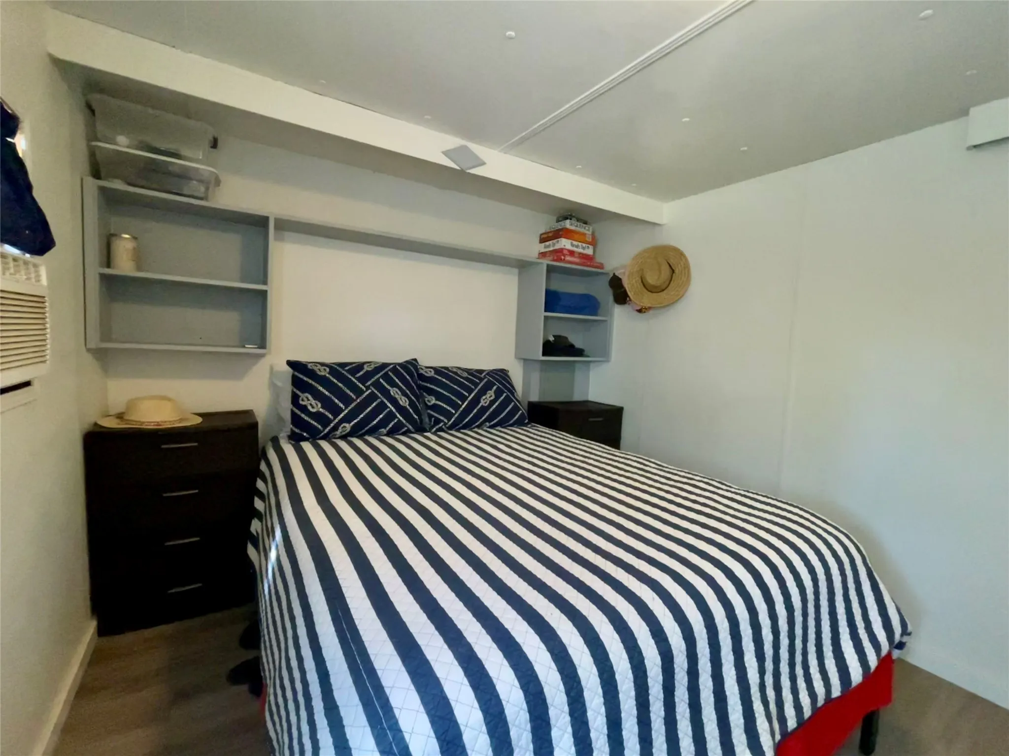 Mobile Home For Sale in Palo Pinto County , 4705 Fox Hollow 18, Possum Kingdom Lake, Texas 76450, 3 Bedroom, 1 Bathroom, Garage spaces, 840 Sqft, built in 1966, Preowned, mls#21218052, Real Estate Agent in Possum Kingdom Lake, Homes For Sale in Palo Pinto county, Homes For Sale in Possum Kingdom Lake, Realtor in Possum Kingdom Lake Texas, Real Estate Brokerage Independent Realty Texas, Luminita Cordes Realtor