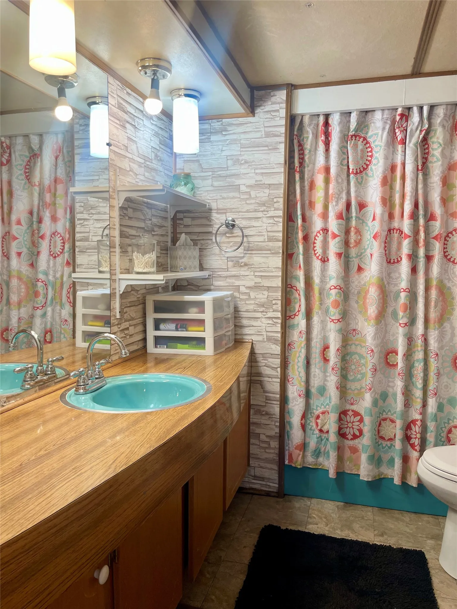 Mobile Home For Sale in Palo Pinto County , 4705 Fox Hollow 18, Possum Kingdom Lake, Texas 76450, 3 Bedroom, 1 Bathroom, Garage spaces, 840 Sqft, built in 1966, Preowned, mls#21218052, Real Estate Agent in Possum Kingdom Lake, Homes For Sale in Palo Pinto county, Homes For Sale in Possum Kingdom Lake, Realtor in Possum Kingdom Lake Texas, Real Estate Brokerage Independent Realty Texas, Luminita Cordes Realtor
