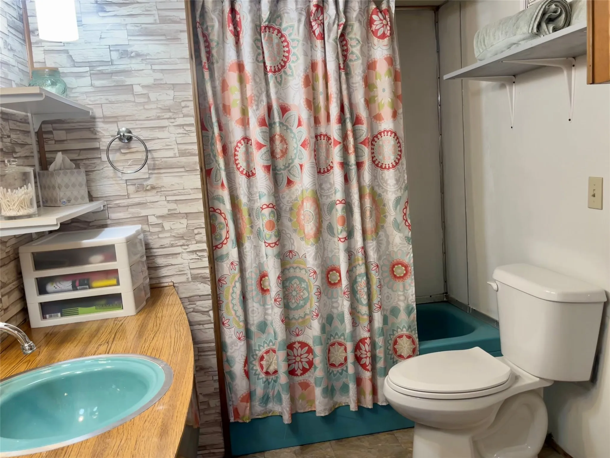 Mobile Home For Sale in Palo Pinto County , 4705 Fox Hollow 18, Possum Kingdom Lake, Texas 76450, 3 Bedroom, 1 Bathroom, Garage spaces, 840 Sqft, built in 1966, Preowned, mls#21218052, Real Estate Agent in Possum Kingdom Lake, Homes For Sale in Palo Pinto county, Homes For Sale in Possum Kingdom Lake, Realtor in Possum Kingdom Lake Texas, Real Estate Brokerage Independent Realty Texas, Luminita Cordes Realtor