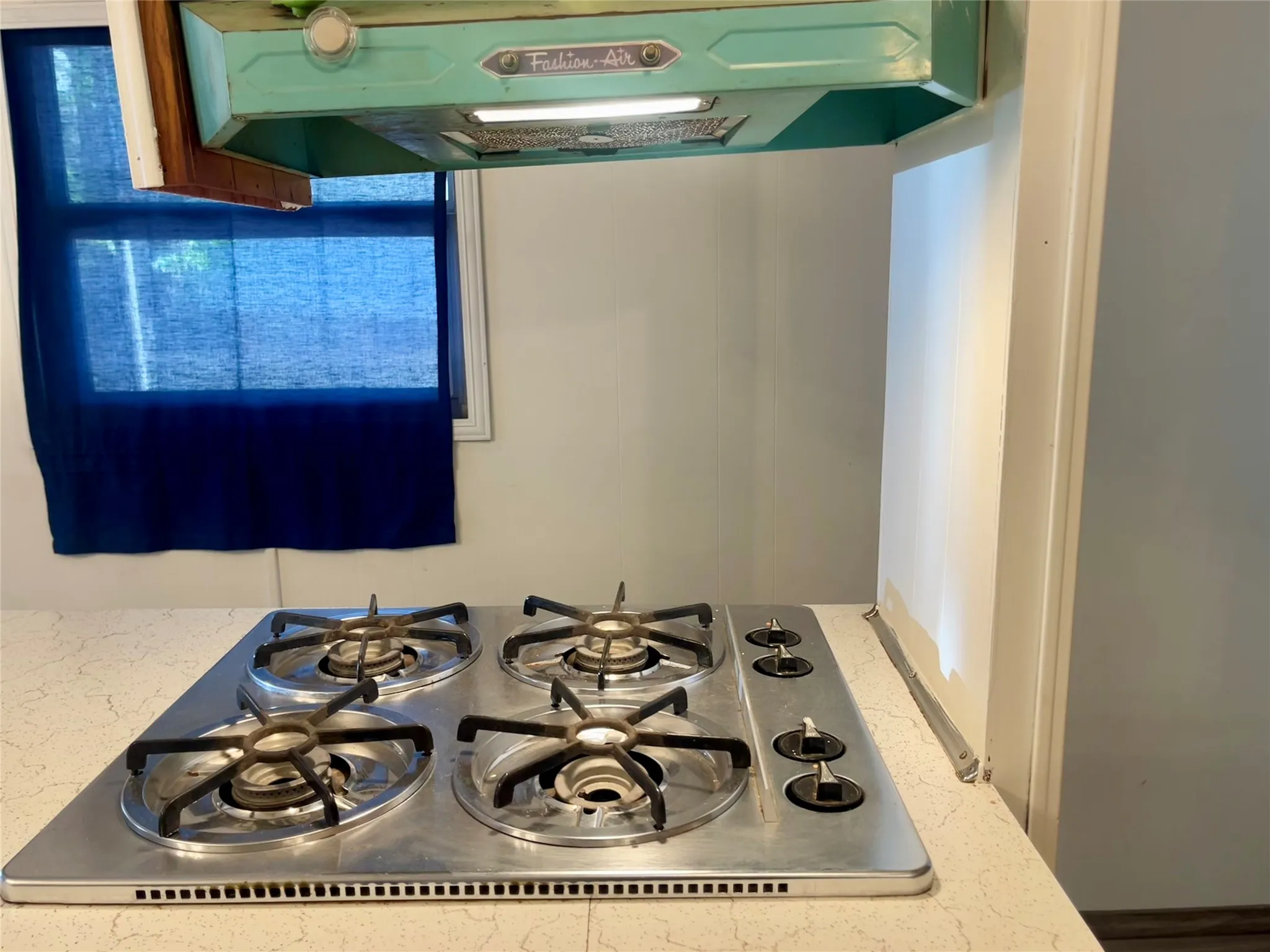Mobile Home For Sale in Palo Pinto County , 4705 Fox Hollow 18, Possum Kingdom Lake, Texas 76450, 3 Bedroom, 1 Bathroom, Garage spaces, 840 Sqft, built in 1966, Preowned, mls#21218052, Real Estate Agent in Possum Kingdom Lake, Homes For Sale in Palo Pinto county, Homes For Sale in Possum Kingdom Lake, Realtor in Possum Kingdom Lake Texas, Real Estate Brokerage Independent Realty Texas, Luminita Cordes Realtor