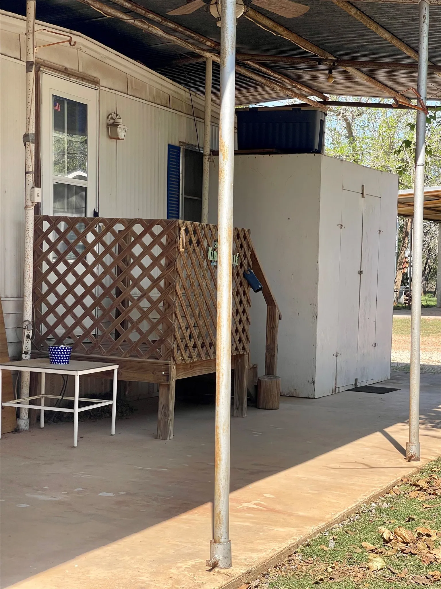 Mobile Home For Sale in Palo Pinto County , 4705 Fox Hollow 18, Possum Kingdom Lake, Texas 76450, 3 Bedroom, 1 Bathroom, Garage spaces, 840 Sqft, built in 1966, Preowned, mls#21218052, Real Estate Agent in Possum Kingdom Lake, Homes For Sale in Palo Pinto county, Homes For Sale in Possum Kingdom Lake, Realtor in Possum Kingdom Lake Texas, Real Estate Brokerage Independent Realty Texas, Luminita Cordes Realtor
