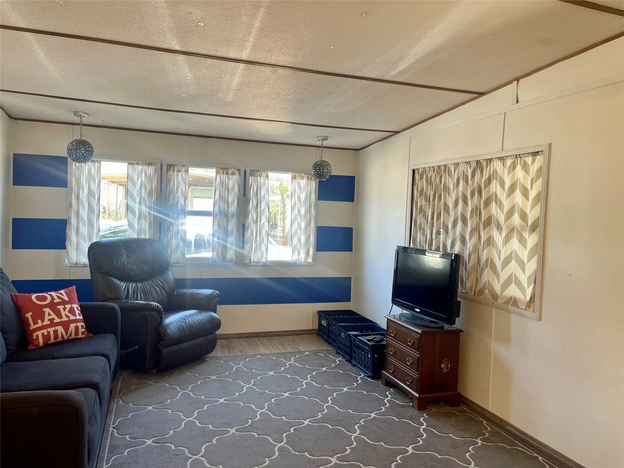 Mobile Home For Sale in Palo Pinto County , 4705 Fox Hollow 18, Possum Kingdom Lake, Texas 76450, 3 Bedroom, 1 Bathroom, Garage spaces, 840 Sqft, built in 1966, Preowned, mls#21218052, Real Estate Agent in Possum Kingdom Lake, Homes For Sale in Palo Pinto county, Homes For Sale in Possum Kingdom Lake, Realtor in Possum Kingdom Lake Texas, Real Estate Brokerage Independent Realty Texas, Luminita Cordes Realtor