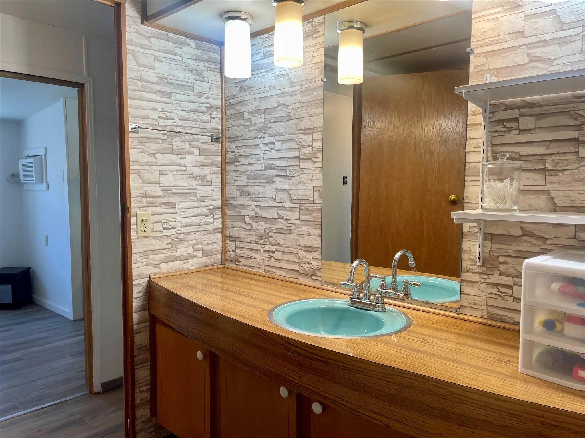 Mobile Home For Sale in Palo Pinto County , 4705 Fox Hollow 18, Possum Kingdom Lake, Texas 76450, 3 Bedroom, 1 Bathroom, Garage spaces, 840 Sqft, built in 1966, Preowned, mls#21218052, Real Estate Agent in Possum Kingdom Lake, Homes For Sale in Palo Pinto county, Homes For Sale in Possum Kingdom Lake, Realtor in Possum Kingdom Lake Texas, Real Estate Brokerage Independent Realty Texas, Luminita Cordes Realtor
