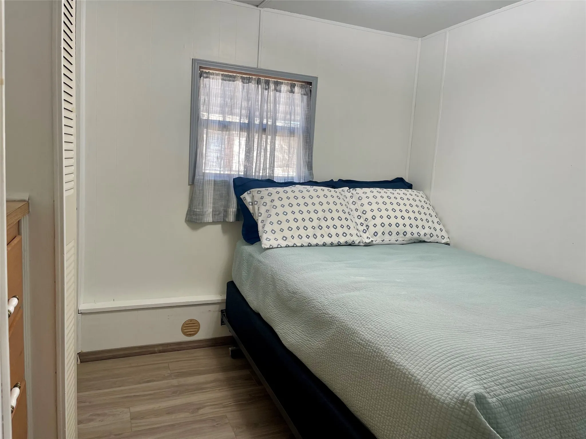 Mobile Home For Sale in Palo Pinto County , 4705 Fox Hollow 18, Possum Kingdom Lake, Texas 76450, 3 Bedroom, 1 Bathroom, Garage spaces, 840 Sqft, built in 1966, Preowned, mls#21218052, Real Estate Agent in Possum Kingdom Lake, Homes For Sale in Palo Pinto county, Homes For Sale in Possum Kingdom Lake, Realtor in Possum Kingdom Lake Texas, Real Estate Brokerage Independent Realty Texas, Luminita Cordes Realtor
