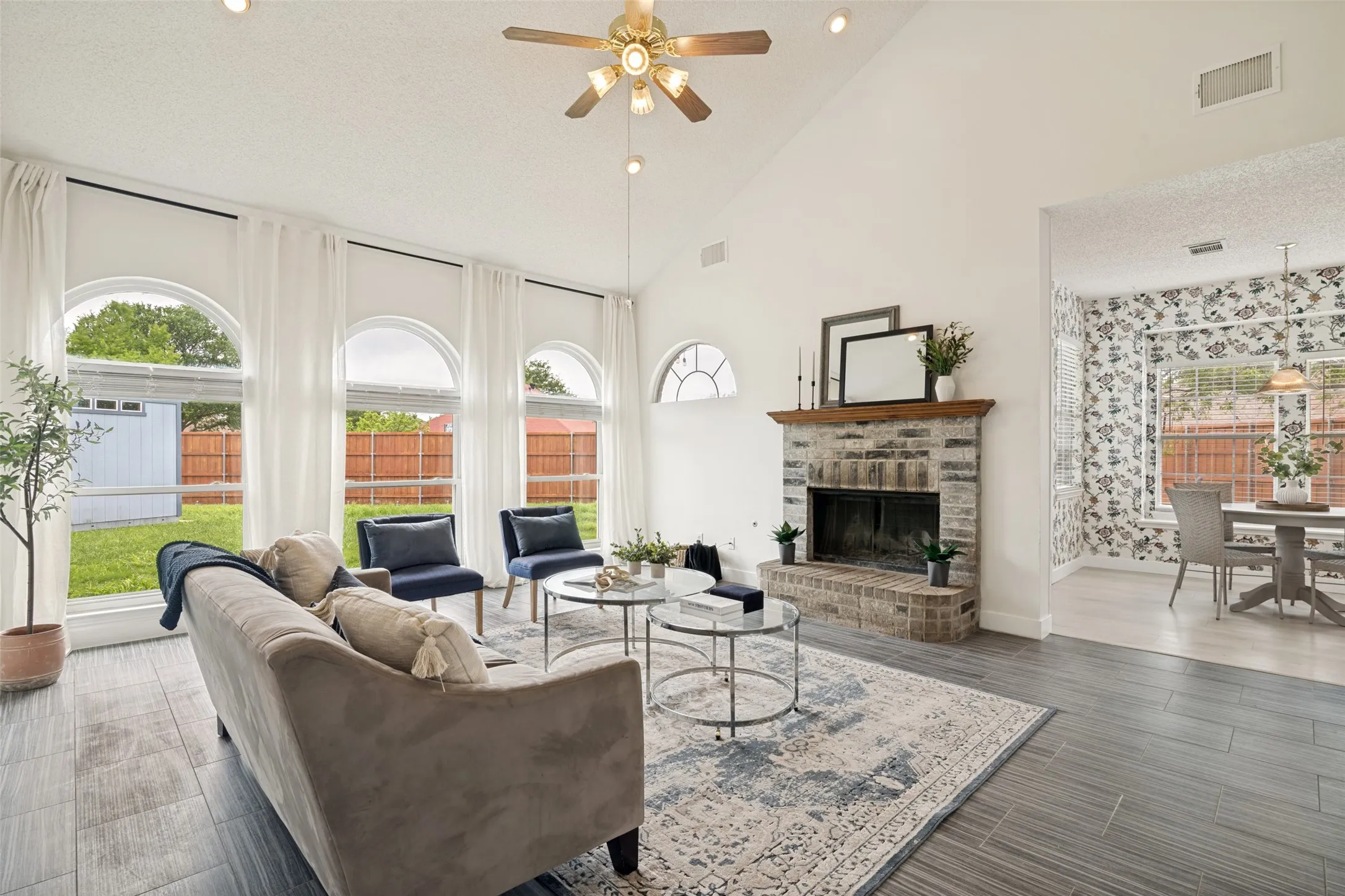 Single Family Residence For Sale in Rockwall County , 6013 Arden Court, Rowlett, Texas 75087, 5 Bedroom, 3 Bathroom, 2 Garage spaces, 3,181 Sqft, built in 1995, Preowned, mls#21219154, Real Estate Agent in Rowlett, Homes For Sale in Rockwall county, Homes For Sale in Rowlett, Realtor in Rowlett Texas, Real Estate Brokerage Independent Realty Texas, Luminita Cordes Realtor