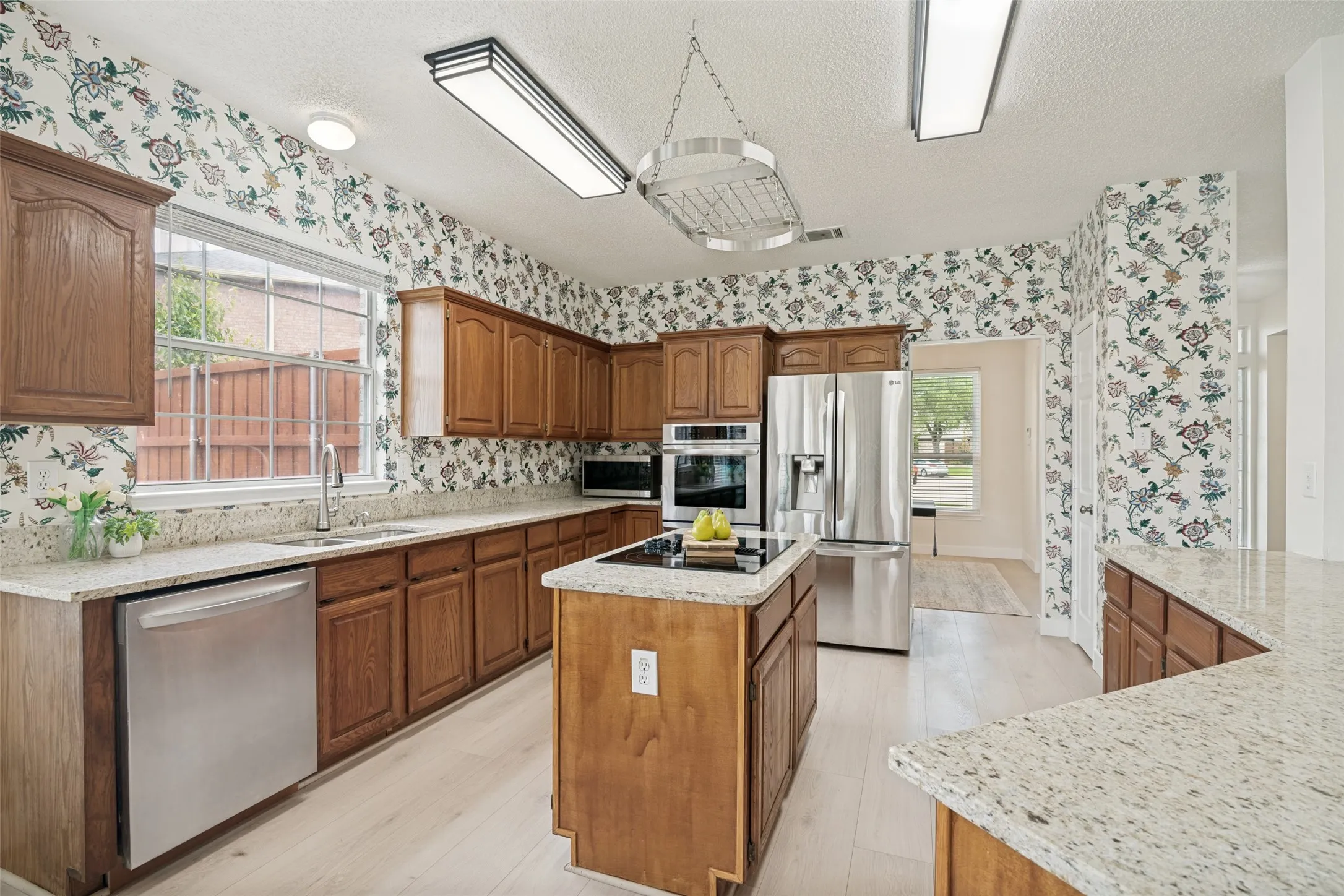 Single Family Residence For Sale in Rockwall County , 6013 Arden Court, Rowlett, Texas 75087, 5 Bedroom, 3 Bathroom, 2 Garage spaces, 3,181 Sqft, built in 1995, Preowned, mls#21219154, Real Estate Agent in Rowlett, Homes For Sale in Rockwall county, Homes For Sale in Rowlett, Realtor in Rowlett Texas, Real Estate Brokerage Independent Realty Texas, Luminita Cordes Realtor