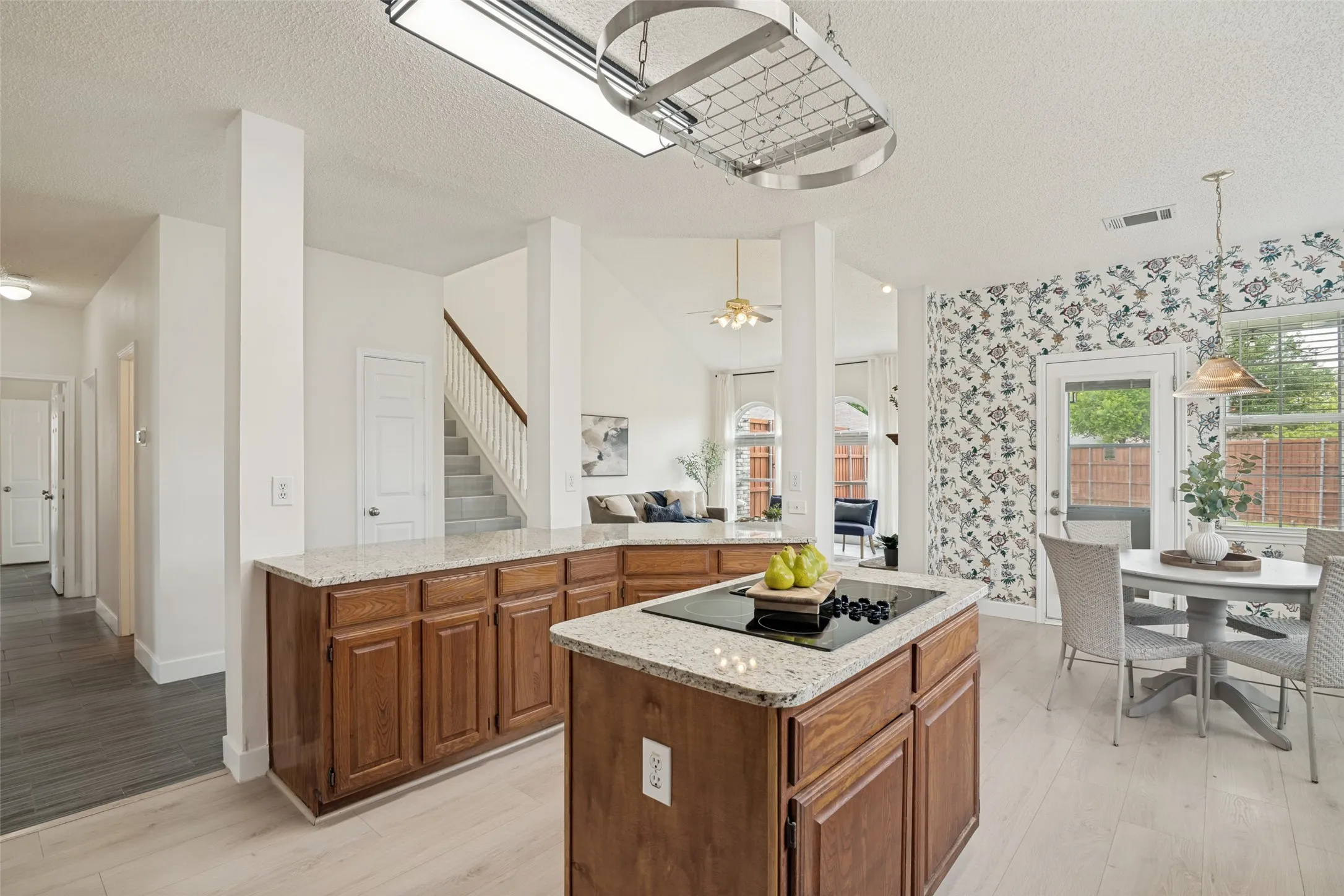 Single Family Residence For Sale in Rockwall County , 6013 Arden Court, Rowlett, Texas 75087, 5 Bedroom, 3 Bathroom, 2 Garage spaces, 3,181 Sqft, built in 1995, Preowned, mls#21219154, Real Estate Agent in Rowlett, Homes For Sale in Rockwall county, Homes For Sale in Rowlett, Realtor in Rowlett Texas, Real Estate Brokerage Independent Realty Texas, Luminita Cordes Realtor