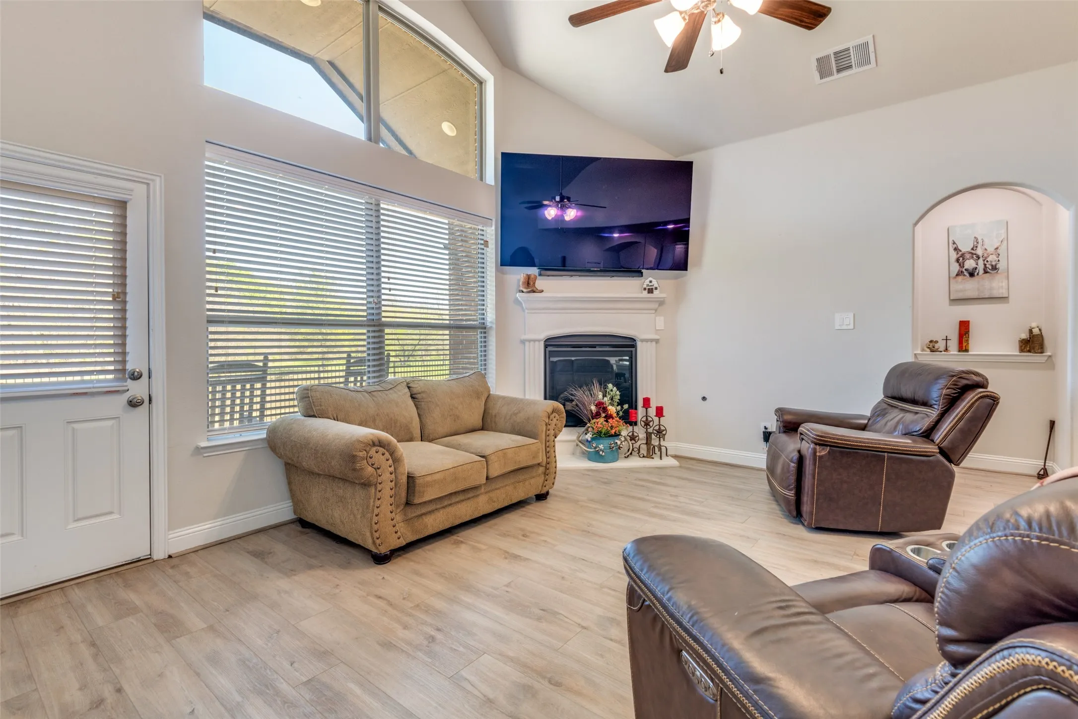 Single Family Residence For Sale in Hunt County , 747 Hickory Lane, Royse City, Texas 75189, 4 Bedroom, 2 Bathroom, 2 Garage spaces, 2,228 Sqft, built in 2022, mls#21216595, Real Estate Agent in Royse City, Homes For Sale in Hunt county, Homes For Sale in Royse City, Realtor in Royse City Texas, Real Estate Brokerage Independent Realty Texas, Luminita Cordes Realtor