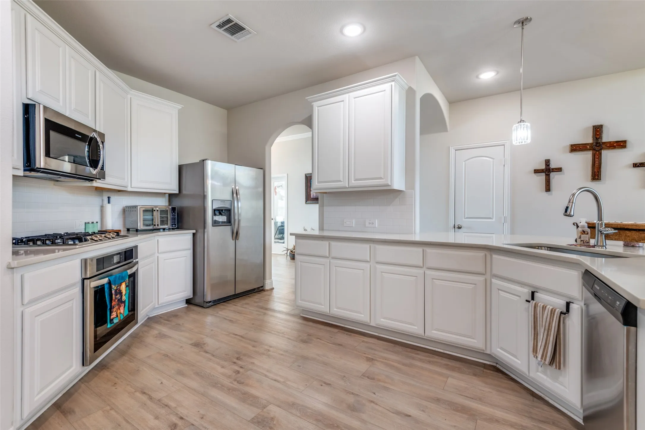 Single Family Residence For Sale in Hunt County , 747 Hickory Lane, Royse City, Texas 75189, 4 Bedroom, 2 Bathroom, 2 Garage spaces, 2,228 Sqft, built in 2022, mls#21216595, Real Estate Agent in Royse City, Homes For Sale in Hunt county, Homes For Sale in Royse City, Realtor in Royse City Texas, Real Estate Brokerage Independent Realty Texas, Luminita Cordes Realtor