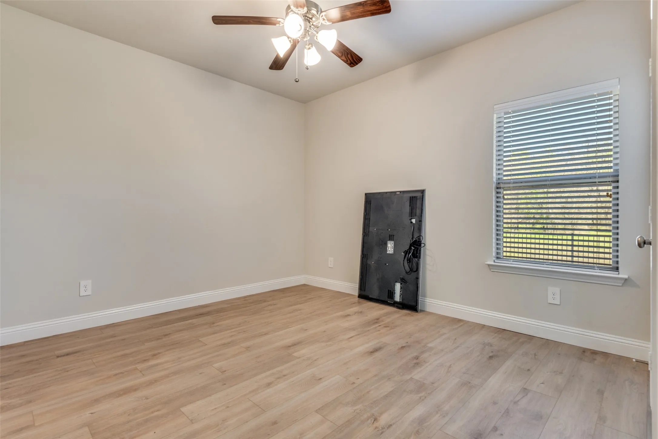 Single Family Residence For Sale in Hunt County , 747 Hickory Lane, Royse City, Texas 75189, 4 Bedroom, 2 Bathroom, 2 Garage spaces, 2,228 Sqft, built in 2022, mls#21216595, Real Estate Agent in Royse City, Homes For Sale in Hunt county, Homes For Sale in Royse City, Realtor in Royse City Texas, Real Estate Brokerage Independent Realty Texas, Luminita Cordes Realtor