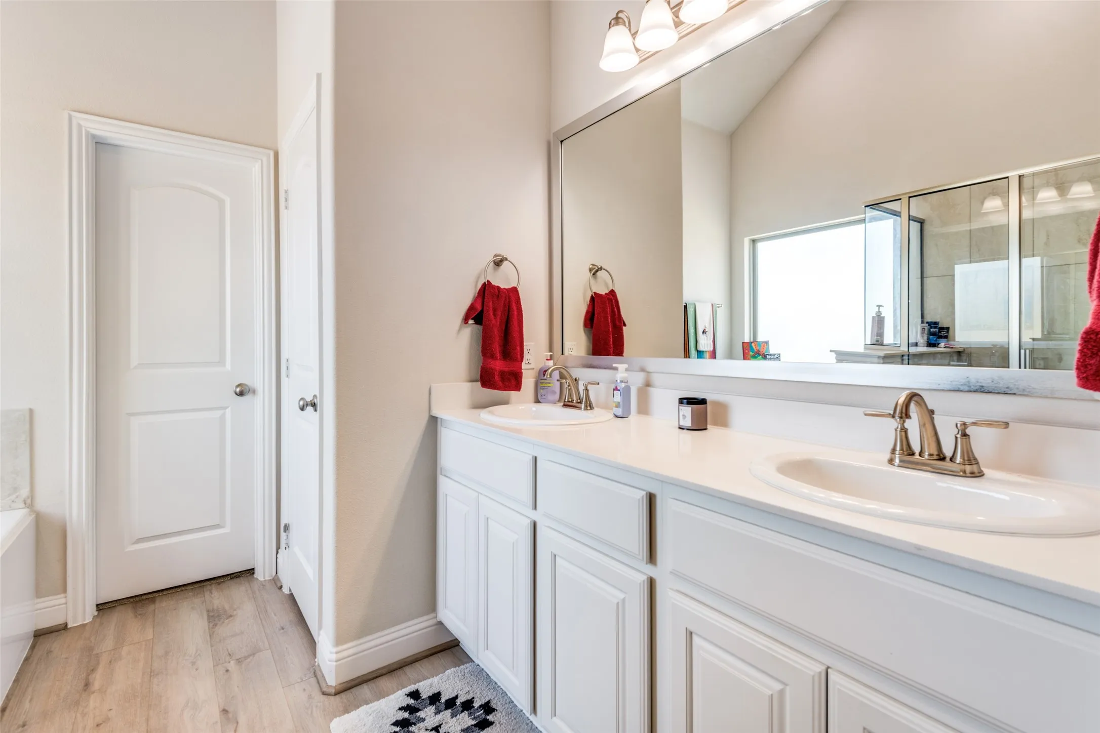 Single Family Residence For Sale in Hunt County , 747 Hickory Lane, Royse City, Texas 75189, 4 Bedroom, 2 Bathroom, 2 Garage spaces, 2,228 Sqft, built in 2022, mls#21216595, Real Estate Agent in Royse City, Homes For Sale in Hunt county, Homes For Sale in Royse City, Realtor in Royse City Texas, Real Estate Brokerage Independent Realty Texas, Luminita Cordes Realtor