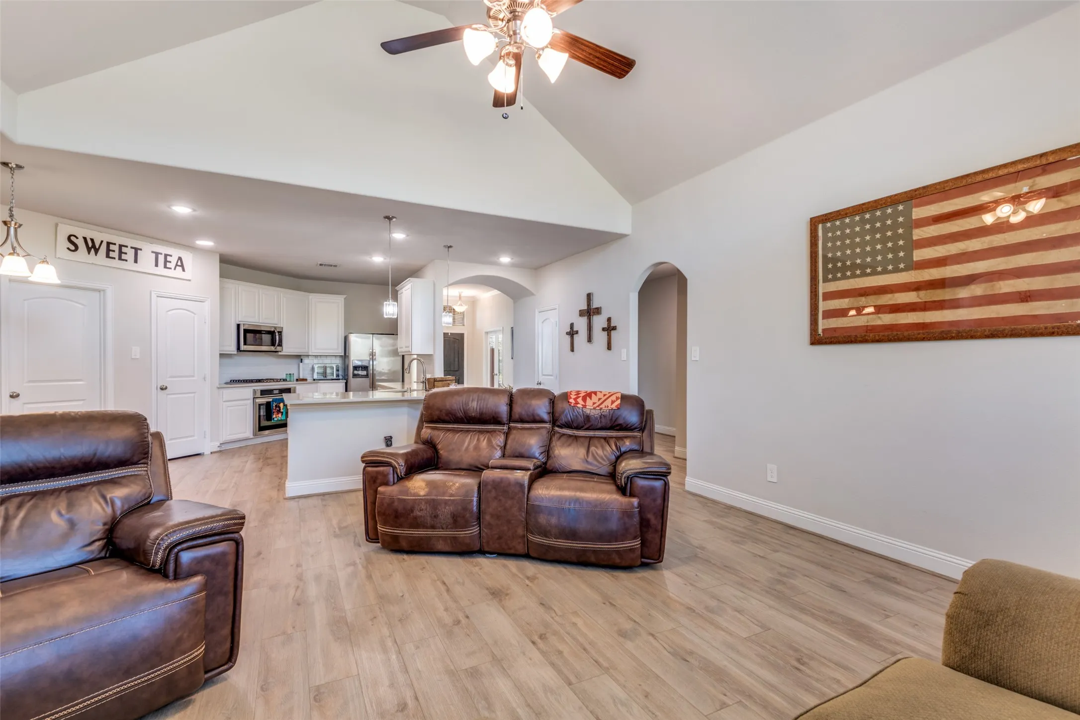 Single Family Residence For Sale in Hunt County , 747 Hickory Lane, Royse City, Texas 75189, 4 Bedroom, 2 Bathroom, 2 Garage spaces, 2,228 Sqft, built in 2022, mls#21216595, Real Estate Agent in Royse City, Homes For Sale in Hunt county, Homes For Sale in Royse City, Realtor in Royse City Texas, Real Estate Brokerage Independent Realty Texas, Luminita Cordes Realtor