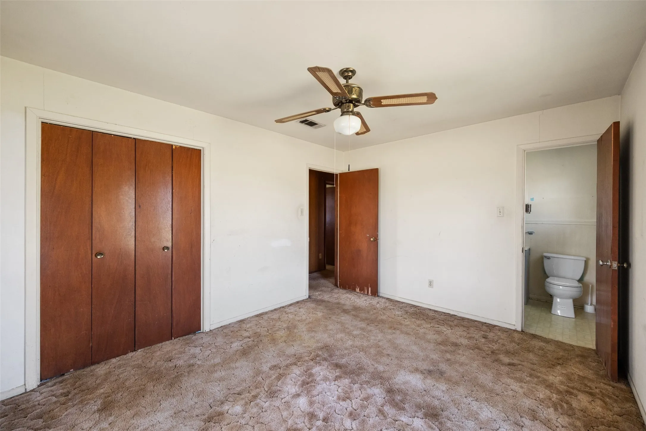 Unfurnished bedroom