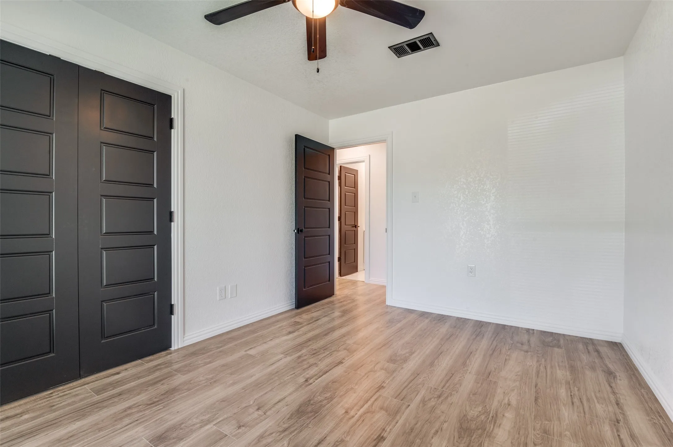 Single Family Residence For Sale in Dallas County , 4625 Kyle Drive, Balch Springs, Texas 75180, 4 Bedroom, 2 Bathroom, Garage spaces, 1,105 Sqft, built in 1972, mls#21219246, Real Estate Agent in Balch Springs, Homes For Sale in Dallas county, Homes For Sale in Balch Springs, Realtor in Balch Springs Texas, Real Estate Brokerage Independent Realty Texas, Luminita Cordes Realtor