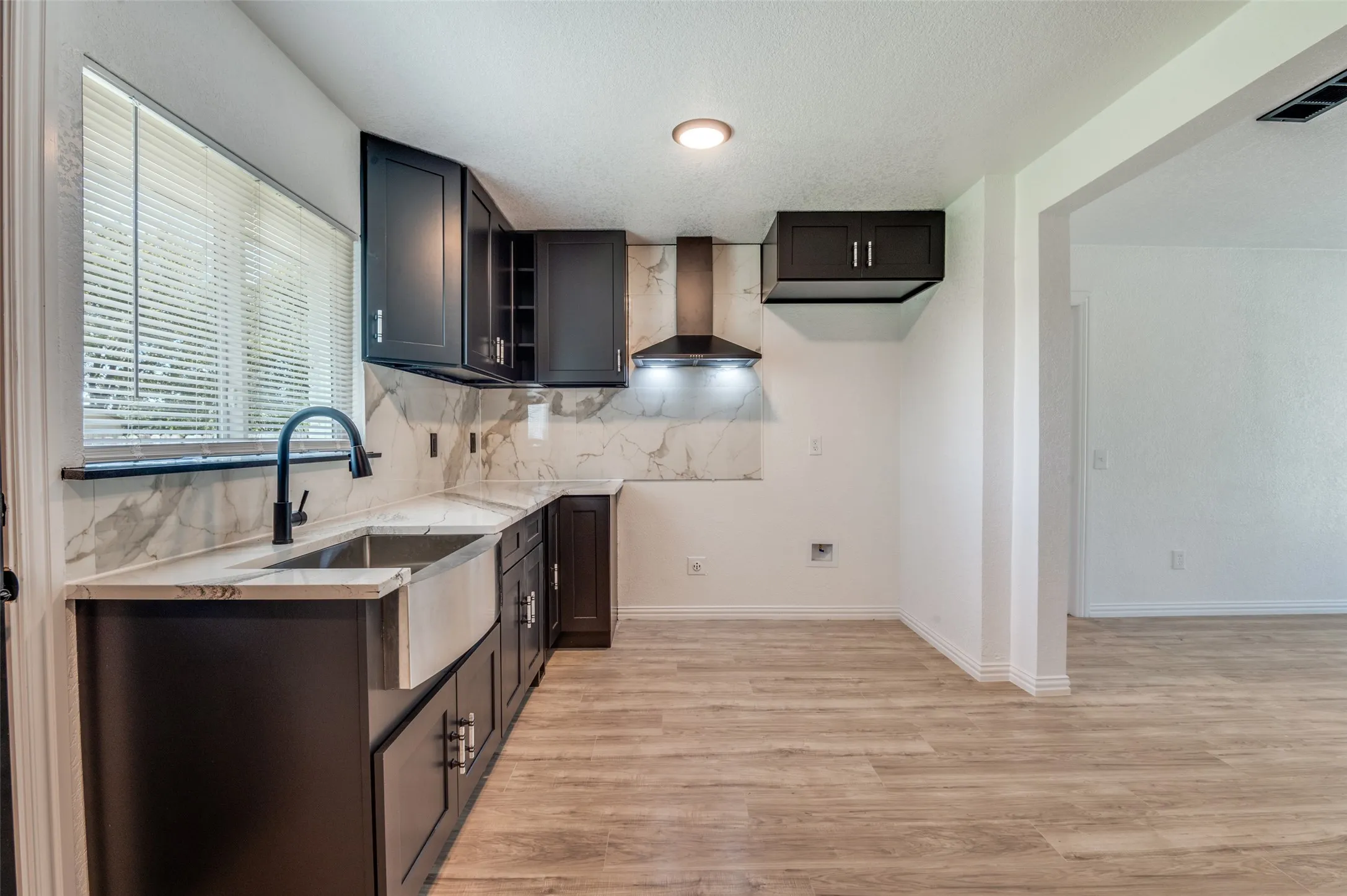 Single Family Residence For Sale in Dallas County , 4625 Kyle Drive, Balch Springs, Texas 75180, 4 Bedroom, 2 Bathroom, Garage spaces, 1,105 Sqft, built in 1972, mls#21219246, Real Estate Agent in Balch Springs, Homes For Sale in Dallas county, Homes For Sale in Balch Springs, Realtor in Balch Springs Texas, Real Estate Brokerage Independent Realty Texas, Luminita Cordes Realtor