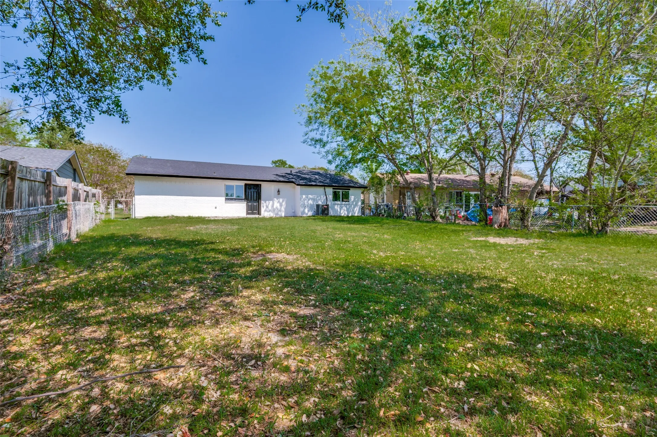 Single Family Residence For Sale in Dallas County , 4625 Kyle Drive, Balch Springs, Texas 75180, 4 Bedroom, 2 Bathroom, Garage spaces, 1,105 Sqft, built in 1972, mls#21219246, Real Estate Agent in Balch Springs, Homes For Sale in Dallas county, Homes For Sale in Balch Springs, Realtor in Balch Springs Texas, Real Estate Brokerage Independent Realty Texas, Luminita Cordes Realtor