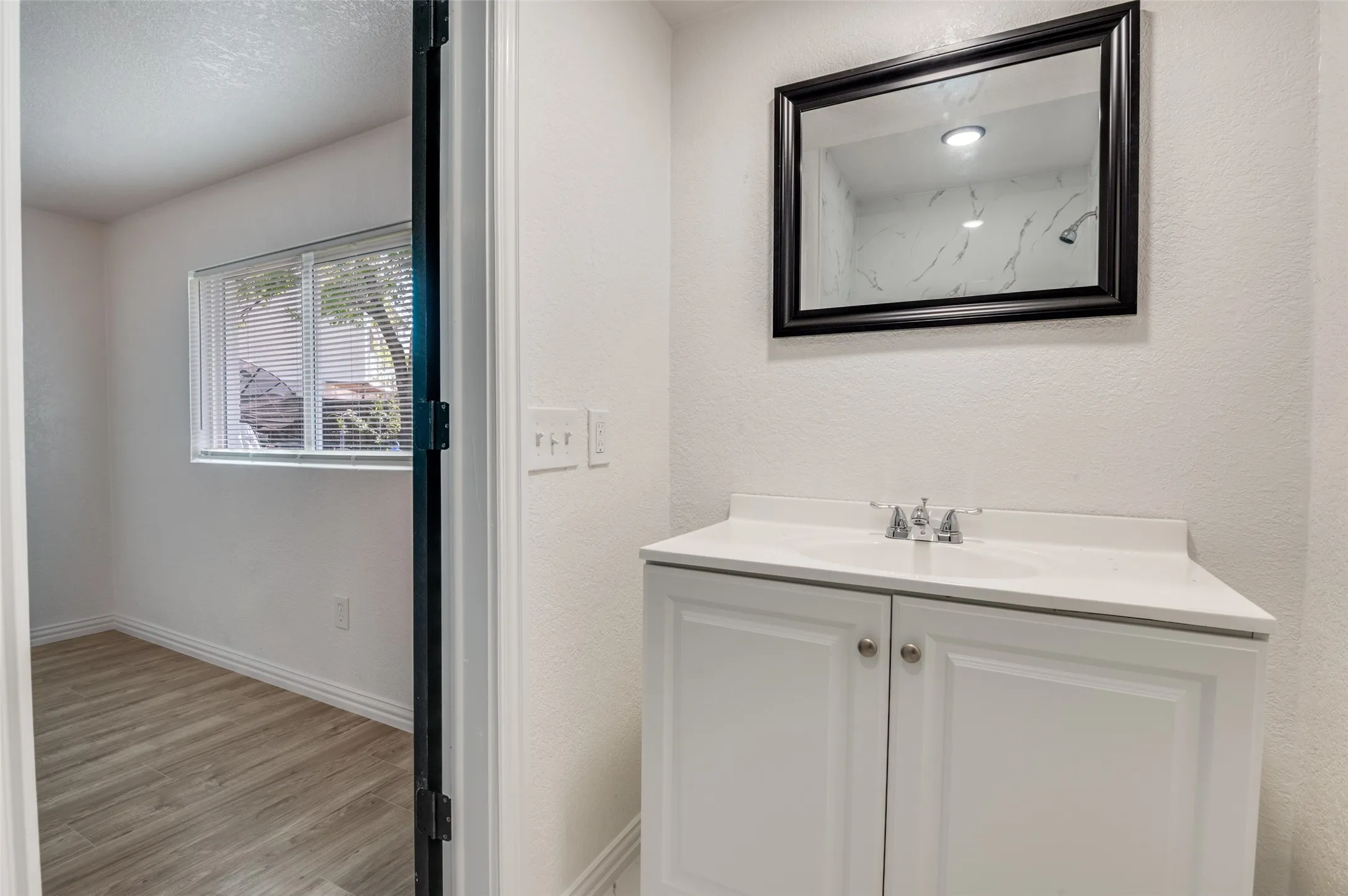 Single Family Residence For Sale in Dallas County , 4625 Kyle Drive, Balch Springs, Texas 75180, 4 Bedroom, 2 Bathroom, Garage spaces, 1,105 Sqft, built in 1972, mls#21219246, Real Estate Agent in Balch Springs, Homes For Sale in Dallas county, Homes For Sale in Balch Springs, Realtor in Balch Springs Texas, Real Estate Brokerage Independent Realty Texas, Luminita Cordes Realtor