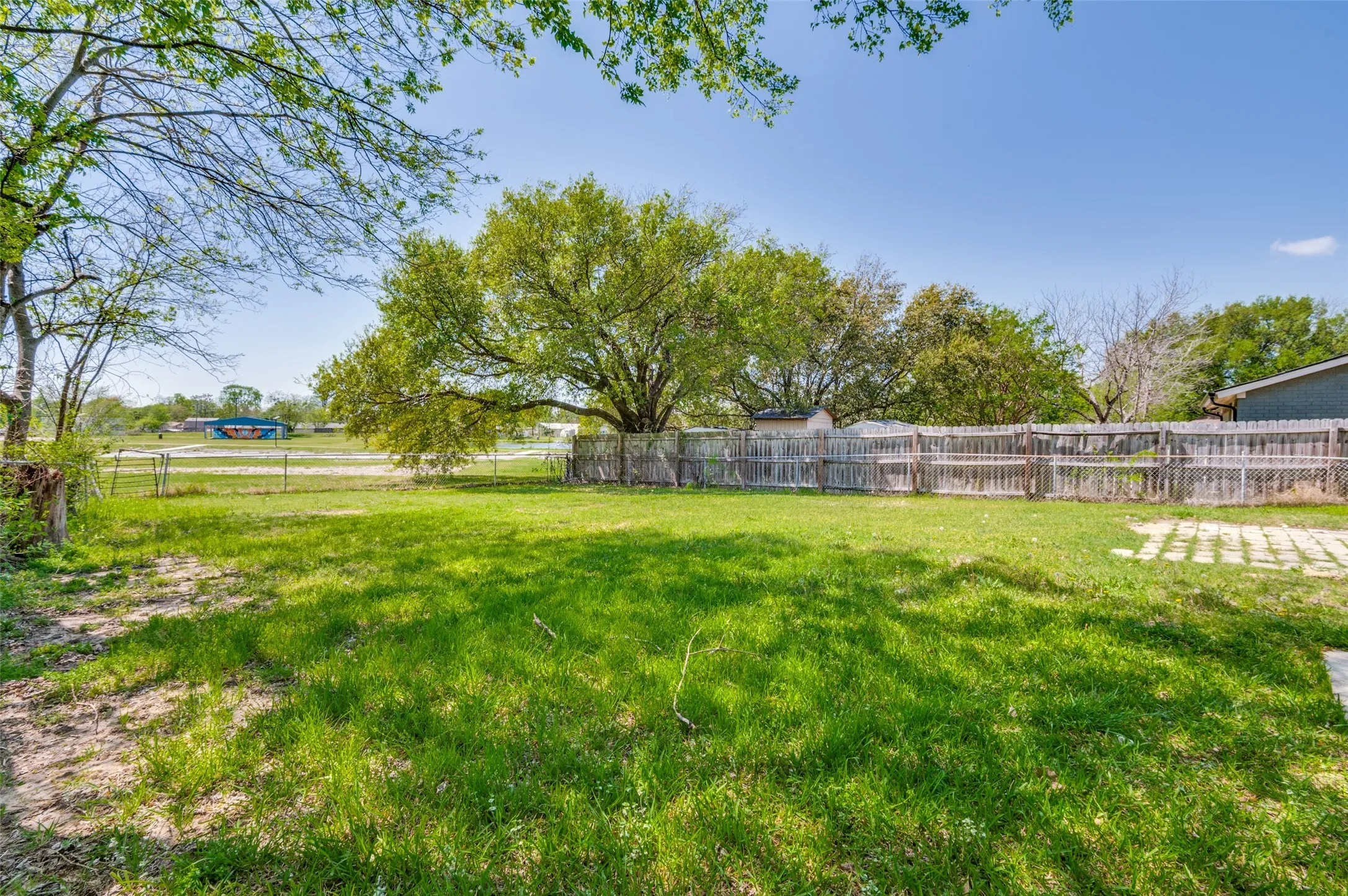 Single Family Residence For Sale in Dallas County , 4625 Kyle Drive, Balch Springs, Texas 75180, 4 Bedroom, 2 Bathroom, Garage spaces, 1,105 Sqft, built in 1972, mls#21219246, Real Estate Agent in Balch Springs, Homes For Sale in Dallas county, Homes For Sale in Balch Springs, Realtor in Balch Springs Texas, Real Estate Brokerage Independent Realty Texas, Luminita Cordes Realtor