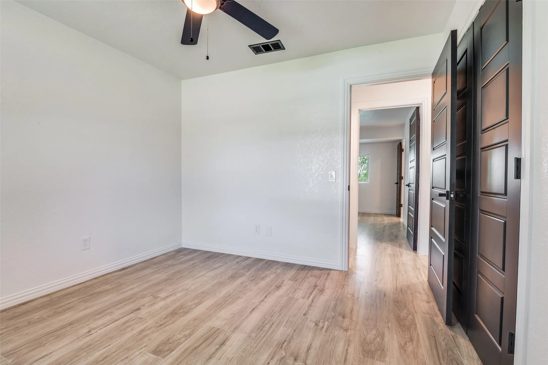 Single Family Residence For Sale in Dallas County , 4625 Kyle Drive, Balch Springs, Texas 75180, 4 Bedroom, 2 Bathroom, Garage spaces, 1,105 Sqft, built in 1972, mls#21219246, Real Estate Agent in Balch Springs, Homes For Sale in Dallas county, Homes For Sale in Balch Springs, Realtor in Balch Springs Texas, Real Estate Brokerage Independent Realty Texas, Luminita Cordes Realtor
