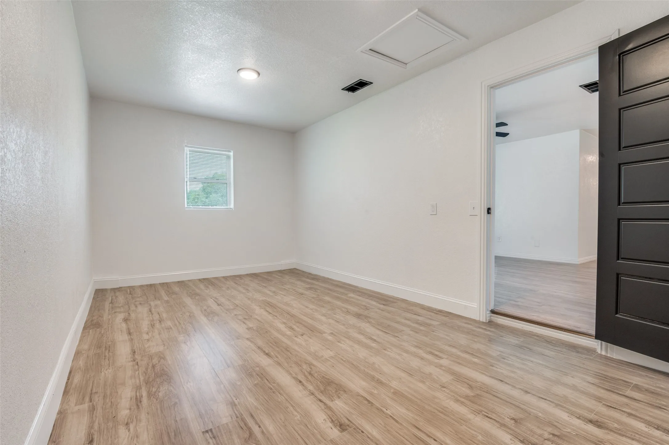 Single Family Residence For Sale in Dallas County , 4625 Kyle Drive, Balch Springs, Texas 75180, 4 Bedroom, 2 Bathroom, Garage spaces, 1,105 Sqft, built in 1972, mls#21219246, Real Estate Agent in Balch Springs, Homes For Sale in Dallas county, Homes For Sale in Balch Springs, Realtor in Balch Springs Texas, Real Estate Brokerage Independent Realty Texas, Luminita Cordes Realtor