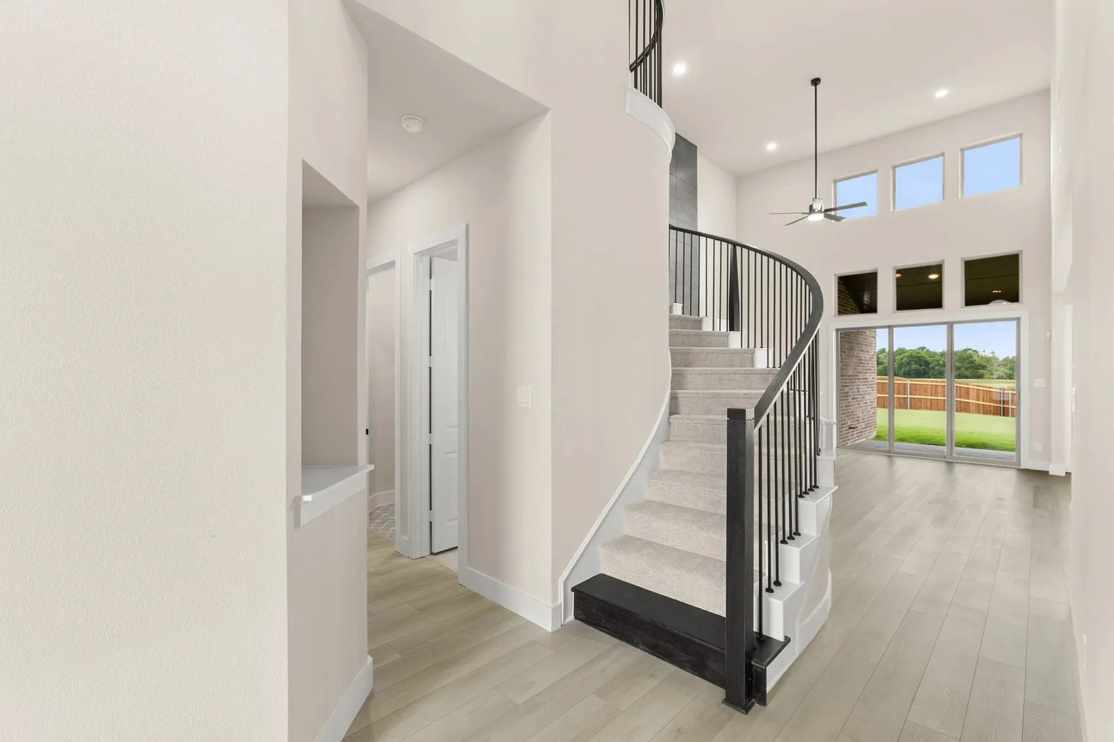 513 Pond Springs-Entry-2