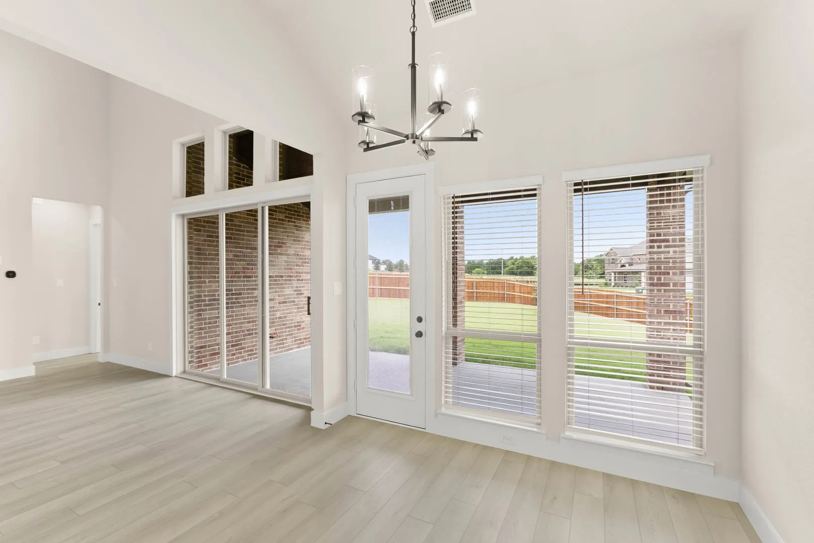513 Pond Springs-Breakfast Nook-1