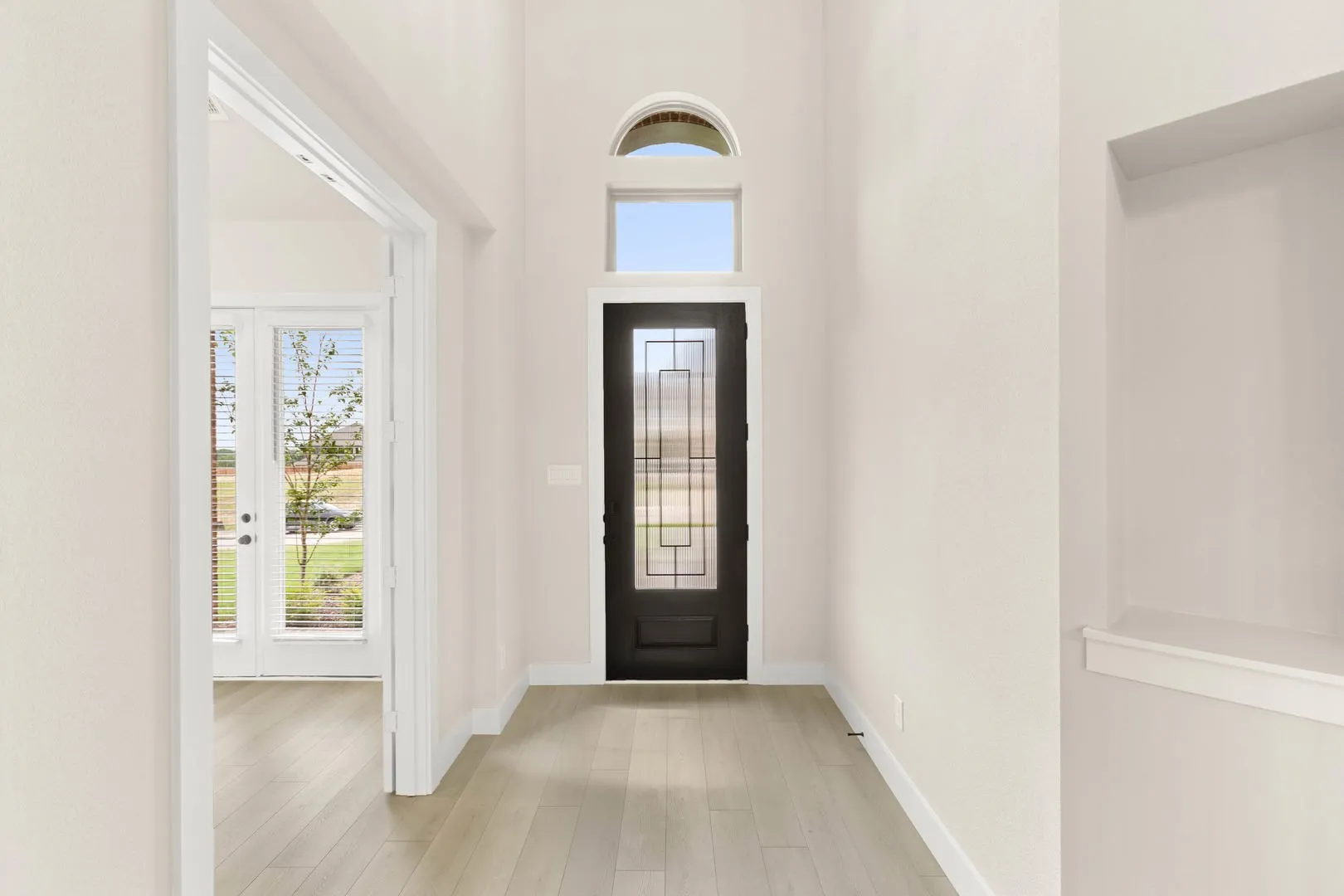 513 Pond Springs-Entry-1