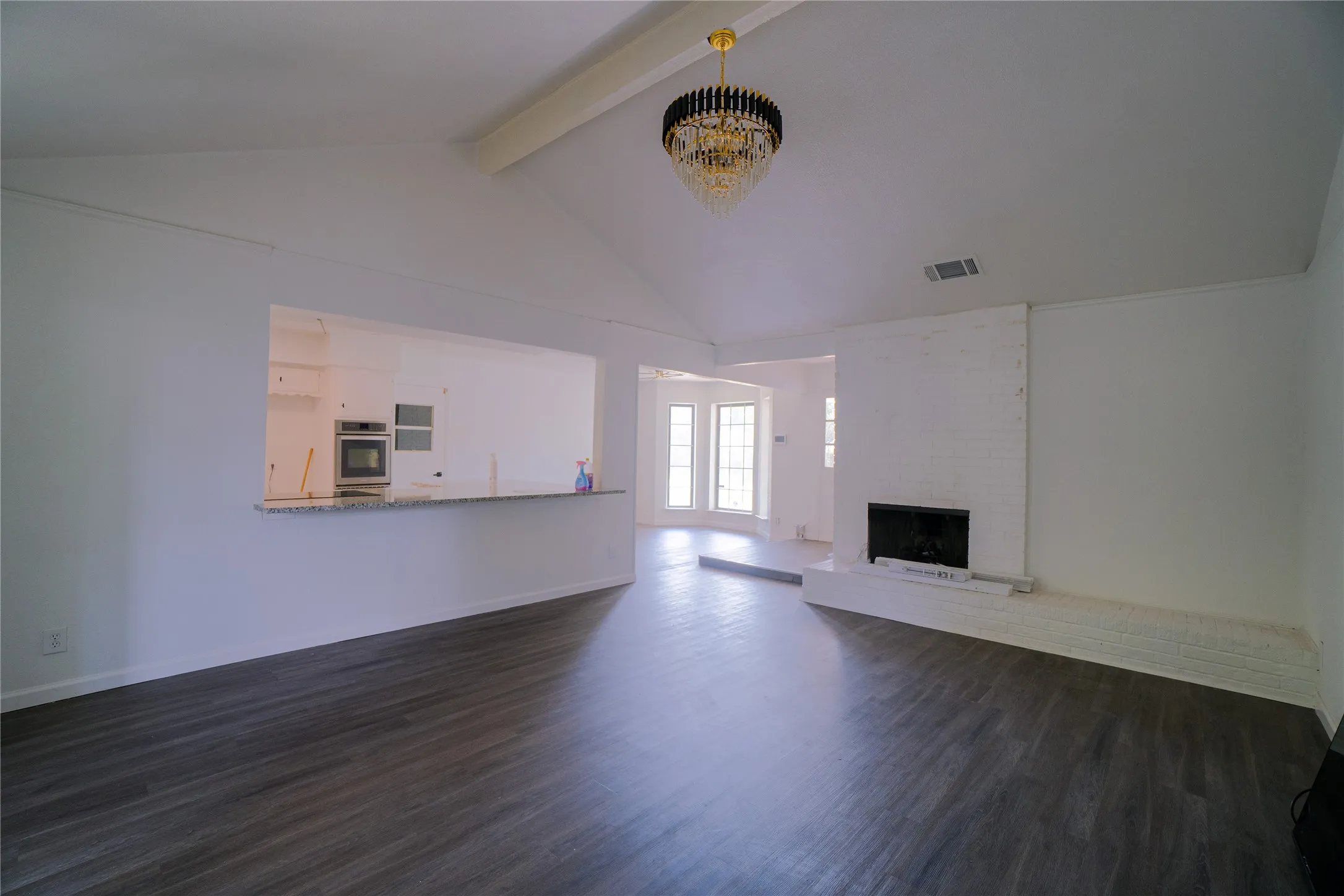 Single Family Residence For Sale in Tarrant County , 7709 Marlborough Drive W, Fort Worth, Texas 76134, 4 Bedroom, 2 Bathroom, 2 Garage spaces, 2,088 Sqft, built in 1972, mls#21219314, Real Estate Agent in Fort Worth, Homes For Sale in Tarrant county, Homes For Sale in Fort Worth, Realtor in Fort Worth Texas, Real Estate Brokerage Independent Realty Texas, Luminita Cordes Realtor