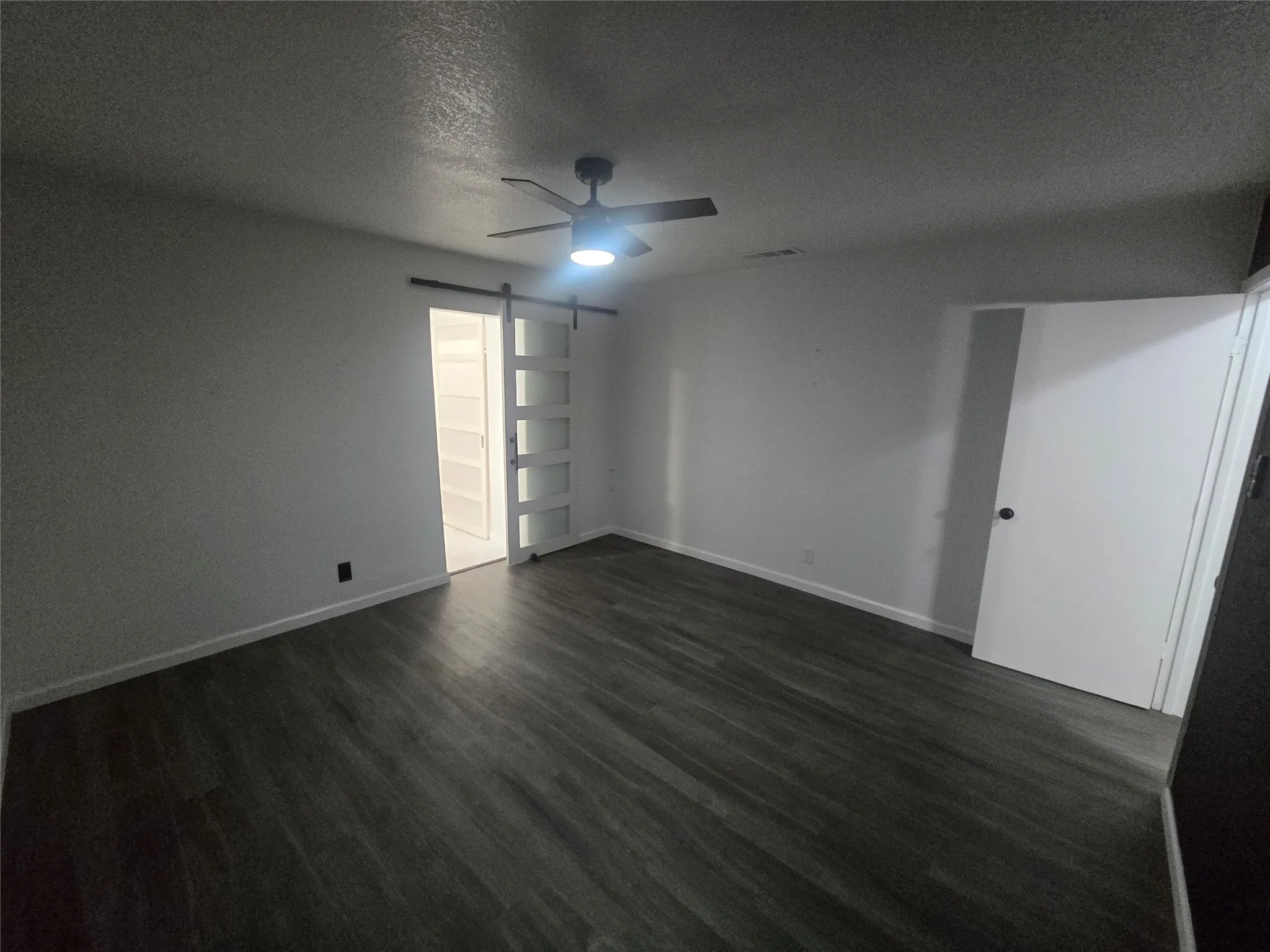 Single Family Residence For Sale in Tarrant County , 7709 Marlborough Drive W, Fort Worth, Texas 76134, 4 Bedroom, 2 Bathroom, 2 Garage spaces, 2,088 Sqft, built in 1972, mls#21219314, Real Estate Agent in Fort Worth, Homes For Sale in Tarrant county, Homes For Sale in Fort Worth, Realtor in Fort Worth Texas, Real Estate Brokerage Independent Realty Texas, Luminita Cordes Realtor