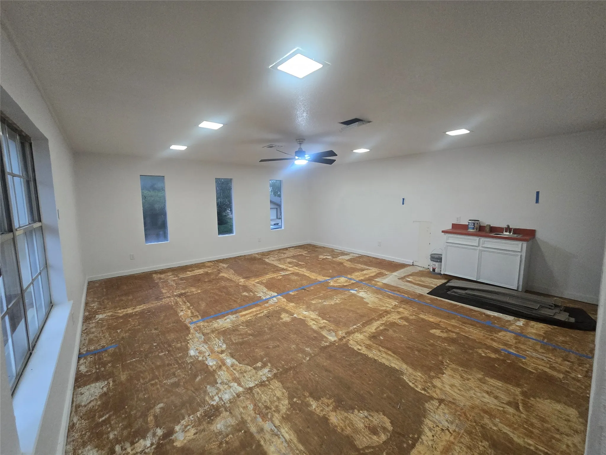 Single Family Residence For Sale in Tarrant County , 7709 Marlborough Drive W, Fort Worth, Texas 76134, 4 Bedroom, 2 Bathroom, 2 Garage spaces, 2,088 Sqft, built in 1972, mls#21219314, Real Estate Agent in Fort Worth, Homes For Sale in Tarrant county, Homes For Sale in Fort Worth, Realtor in Fort Worth Texas, Real Estate Brokerage Independent Realty Texas, Luminita Cordes Realtor