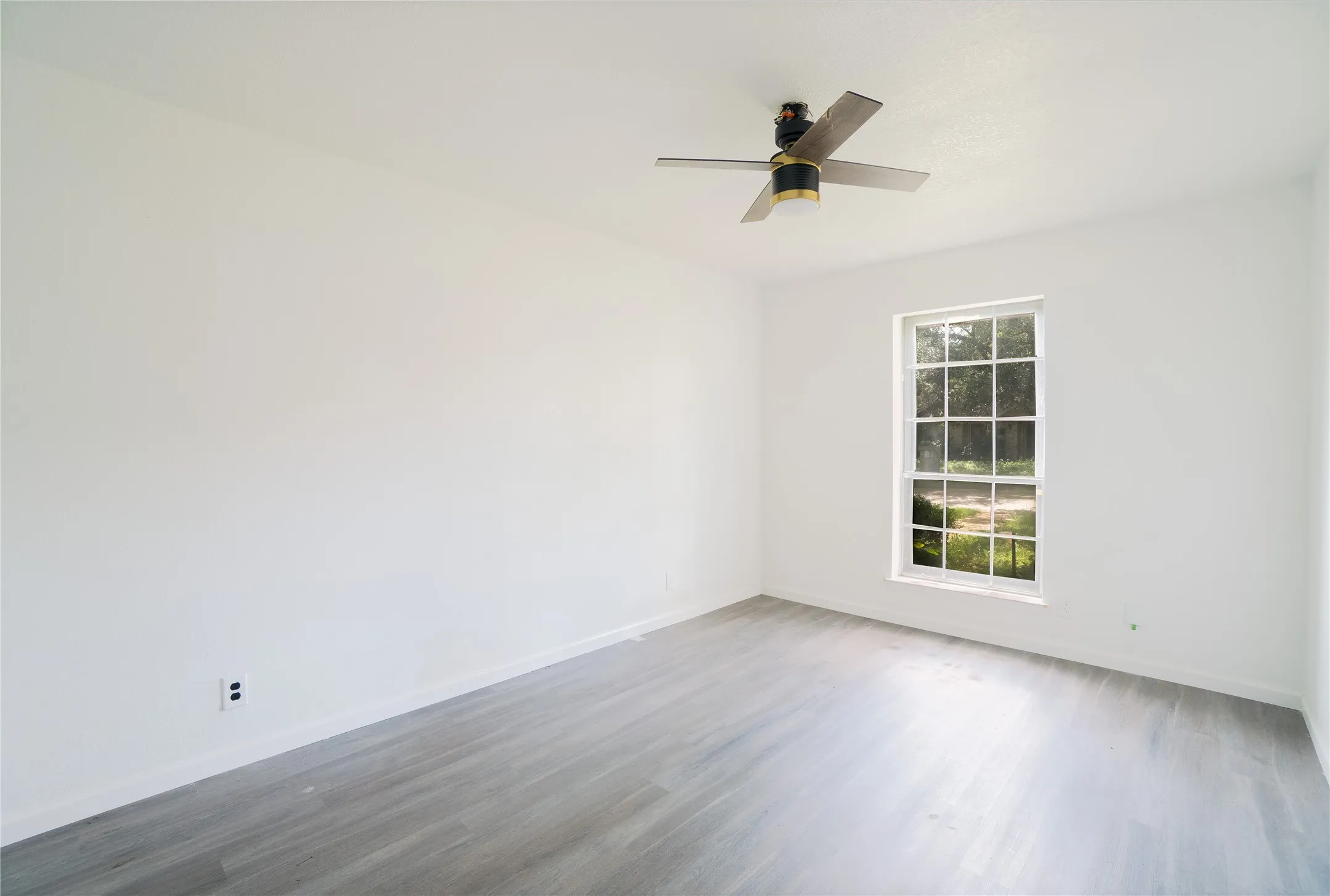 Single Family Residence For Sale in Tarrant County , 7709 Marlborough Drive W, Fort Worth, Texas 76134, 4 Bedroom, 2 Bathroom, 2 Garage spaces, 2,088 Sqft, built in 1972, mls#21219314, Real Estate Agent in Fort Worth, Homes For Sale in Tarrant county, Homes For Sale in Fort Worth, Realtor in Fort Worth Texas, Real Estate Brokerage Independent Realty Texas, Luminita Cordes Realtor