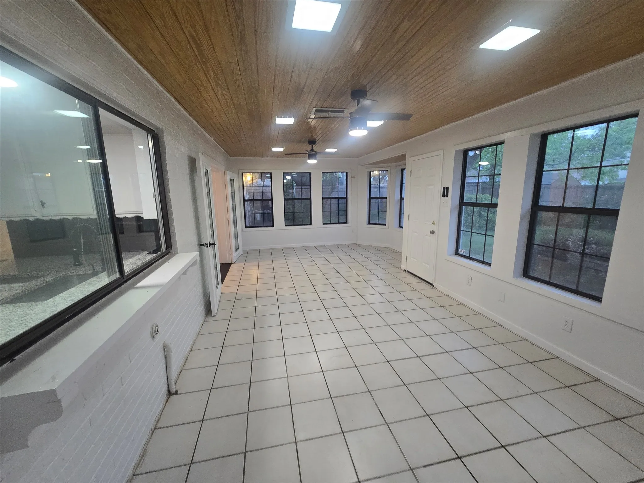 Single Family Residence For Sale in Tarrant County , 7709 Marlborough Drive W, Fort Worth, Texas 76134, 4 Bedroom, 2 Bathroom, 2 Garage spaces, 2,088 Sqft, built in 1972, mls#21219314, Real Estate Agent in Fort Worth, Homes For Sale in Tarrant county, Homes For Sale in Fort Worth, Realtor in Fort Worth Texas, Real Estate Brokerage Independent Realty Texas, Luminita Cordes Realtor
