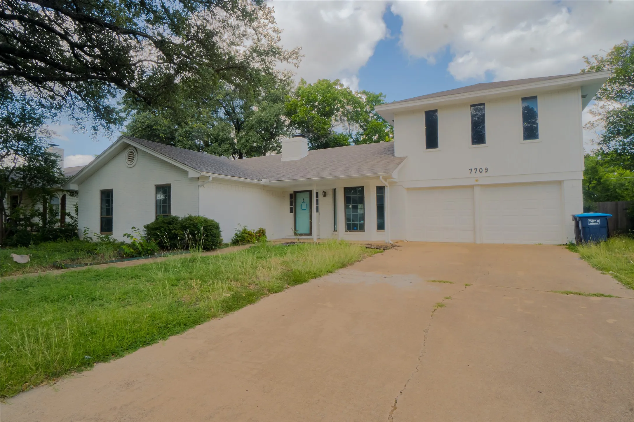 Single Family Residence For Sale in Tarrant County , 7709 Marlborough Drive W, Fort Worth, Texas 76134, 4 Bedroom, 2 Bathroom, 2 Garage spaces, 2,088 Sqft, built in 1972, mls#21219314, Real Estate Agent in Fort Worth, Homes For Sale in Tarrant county, Homes For Sale in Fort Worth, Realtor in Fort Worth Texas, Real Estate Brokerage Independent Realty Texas, Luminita Cordes Realtor