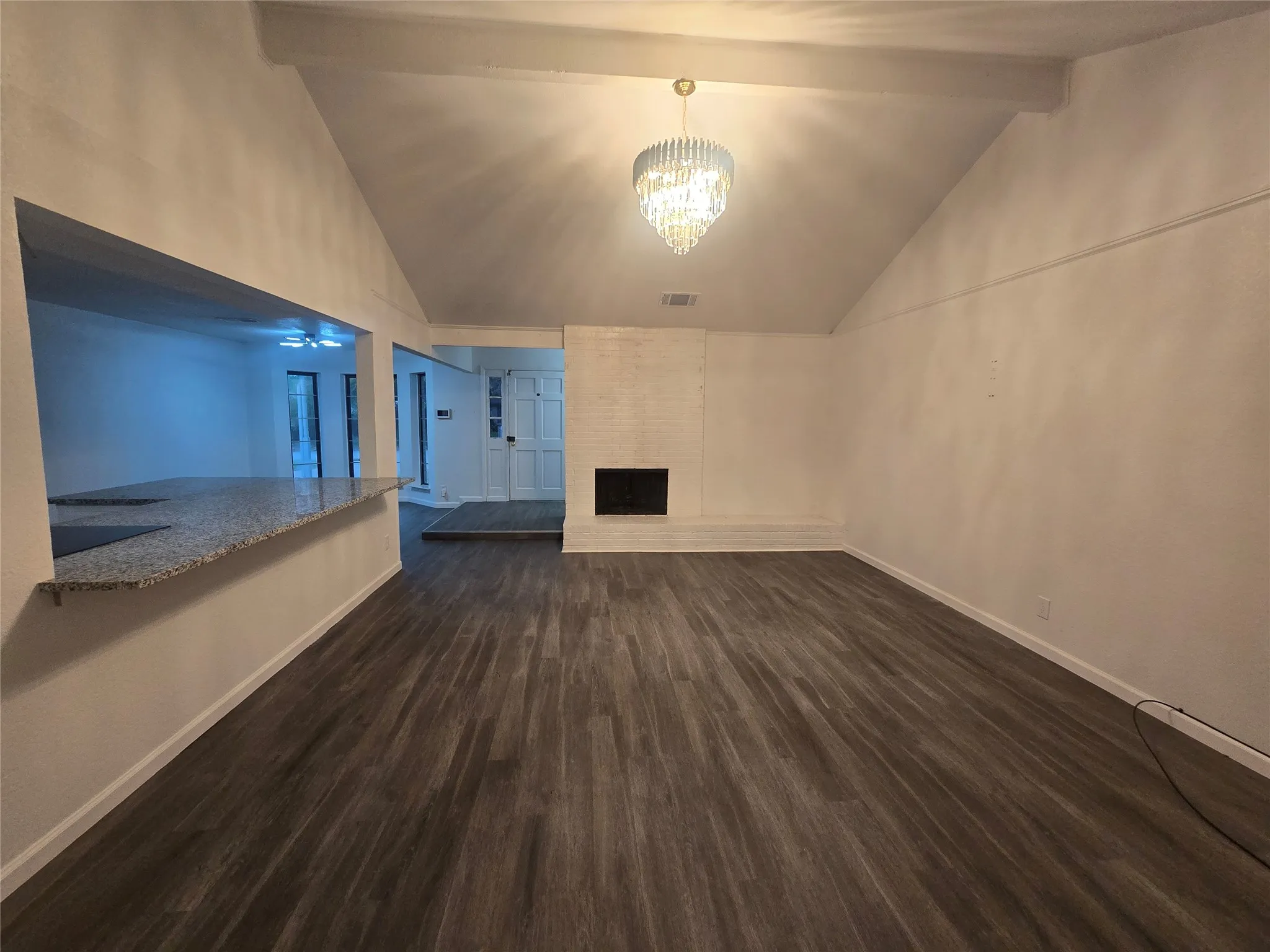 Single Family Residence For Sale in Tarrant County , 7709 Marlborough Drive W, Fort Worth, Texas 76134, 4 Bedroom, 2 Bathroom, 2 Garage spaces, 2,088 Sqft, built in 1972, mls#21219314, Real Estate Agent in Fort Worth, Homes For Sale in Tarrant county, Homes For Sale in Fort Worth, Realtor in Fort Worth Texas, Real Estate Brokerage Independent Realty Texas, Luminita Cordes Realtor