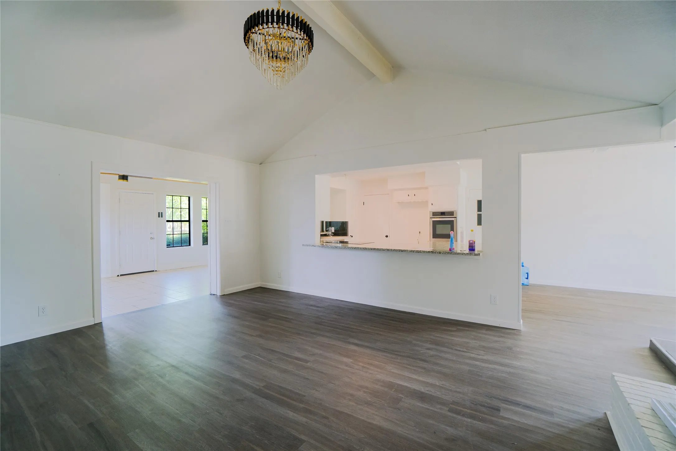 Single Family Residence For Sale in Tarrant County , 7709 Marlborough Drive W, Fort Worth, Texas 76134, 4 Bedroom, 2 Bathroom, 2 Garage spaces, 2,088 Sqft, built in 1972, mls#21219314, Real Estate Agent in Fort Worth, Homes For Sale in Tarrant county, Homes For Sale in Fort Worth, Realtor in Fort Worth Texas, Real Estate Brokerage Independent Realty Texas, Luminita Cordes Realtor
